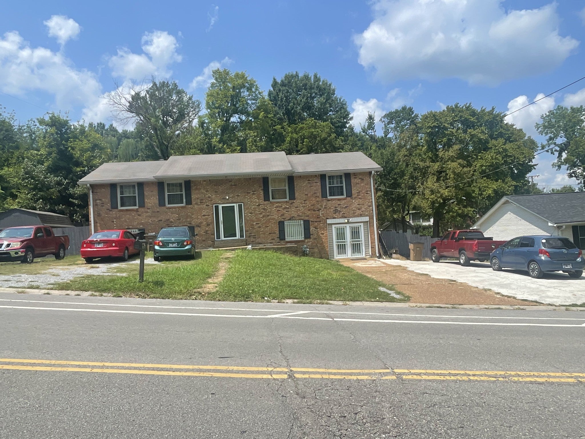 5137 Amalie Dr