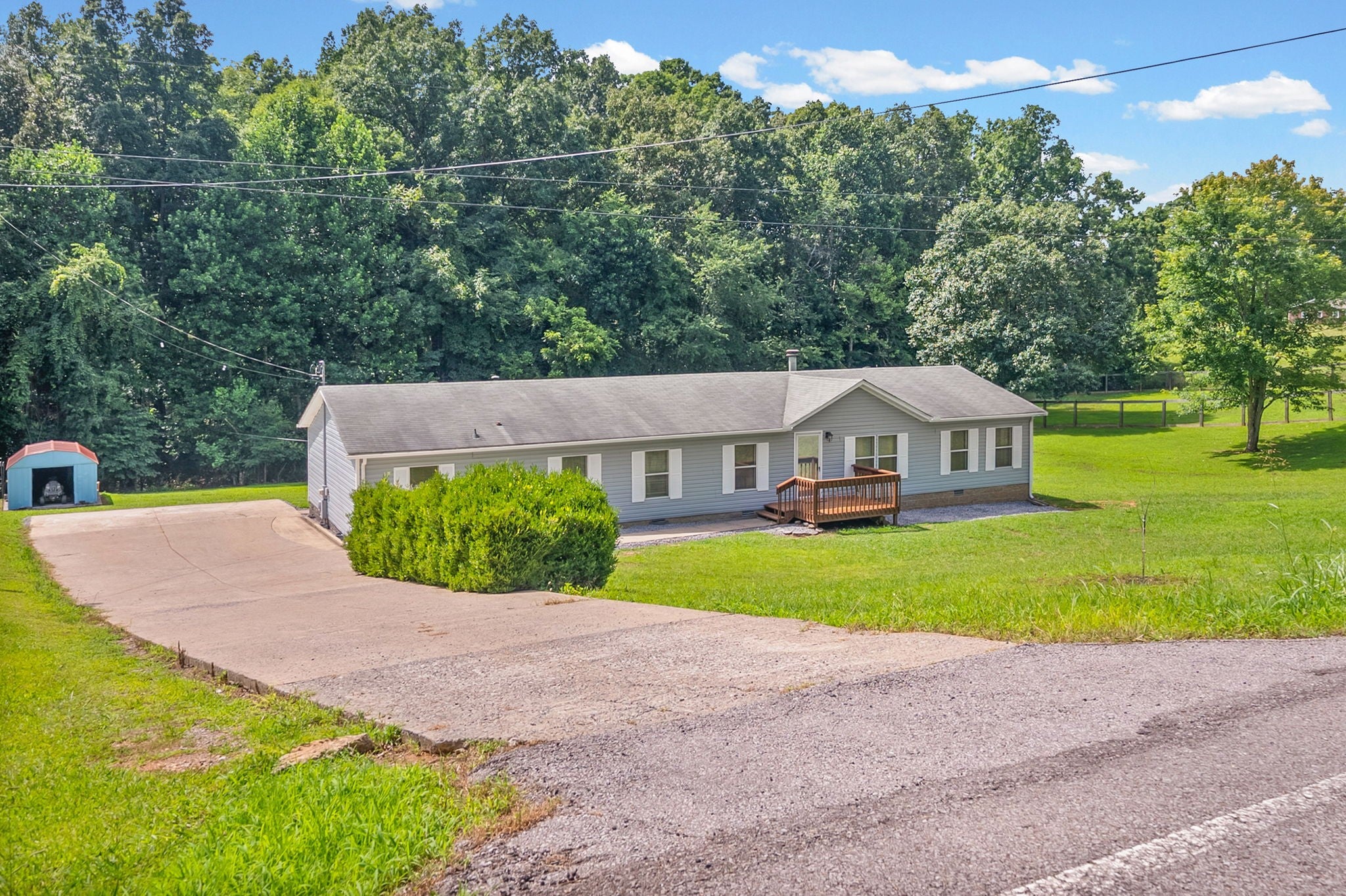4736 Mickle Ln