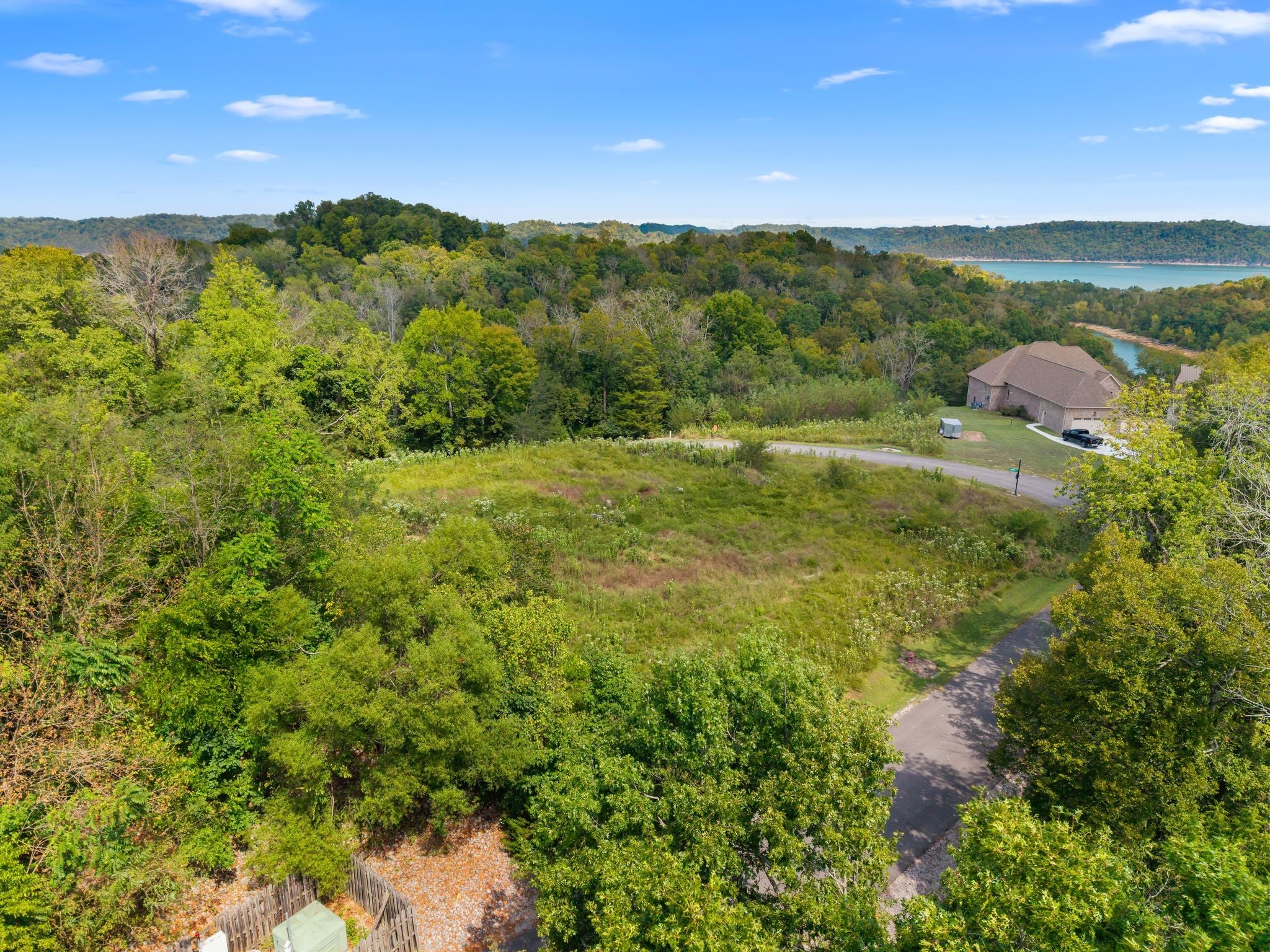 102 Rutherford Ln