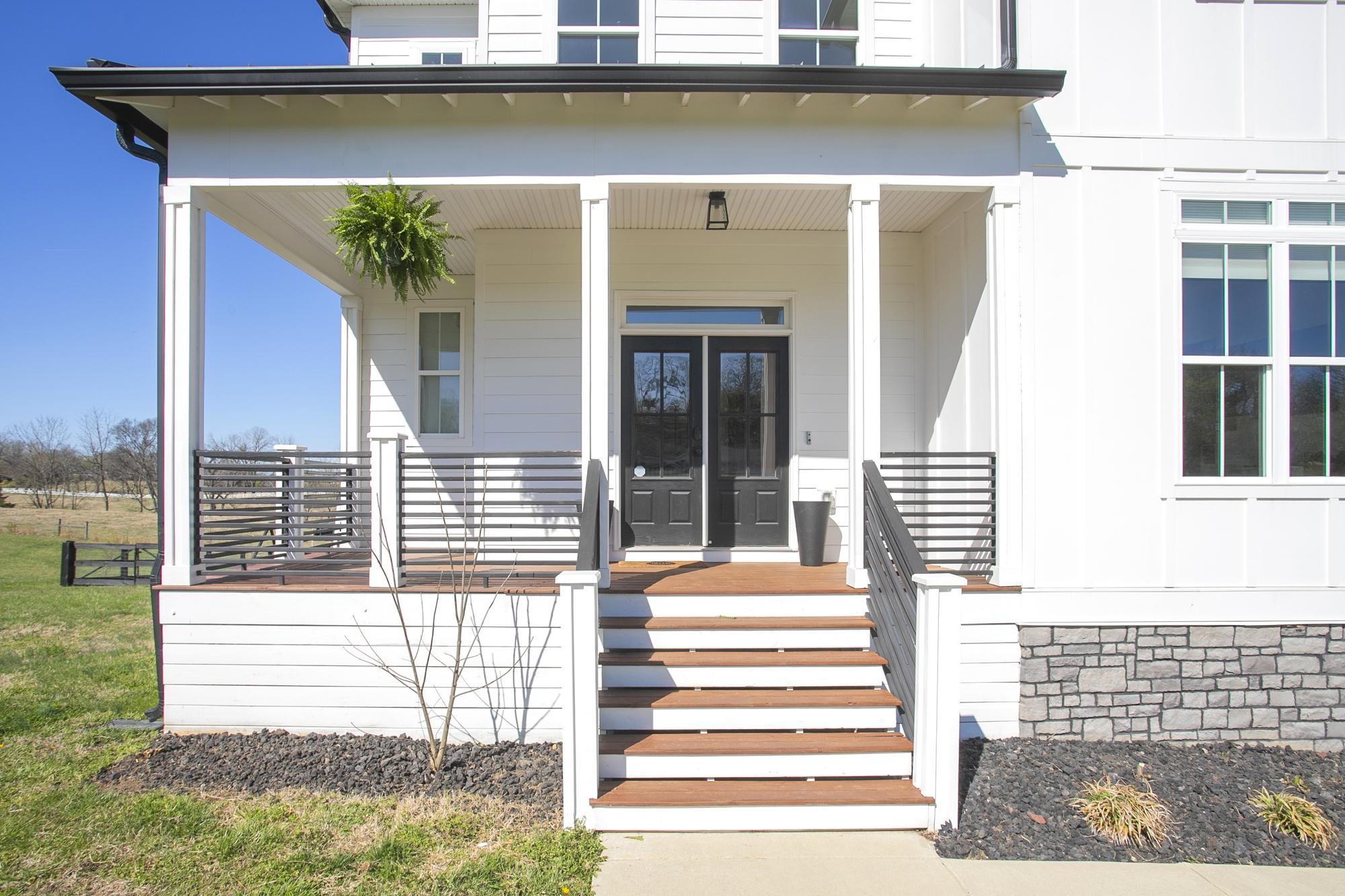635 Saundersville Ferry Rd