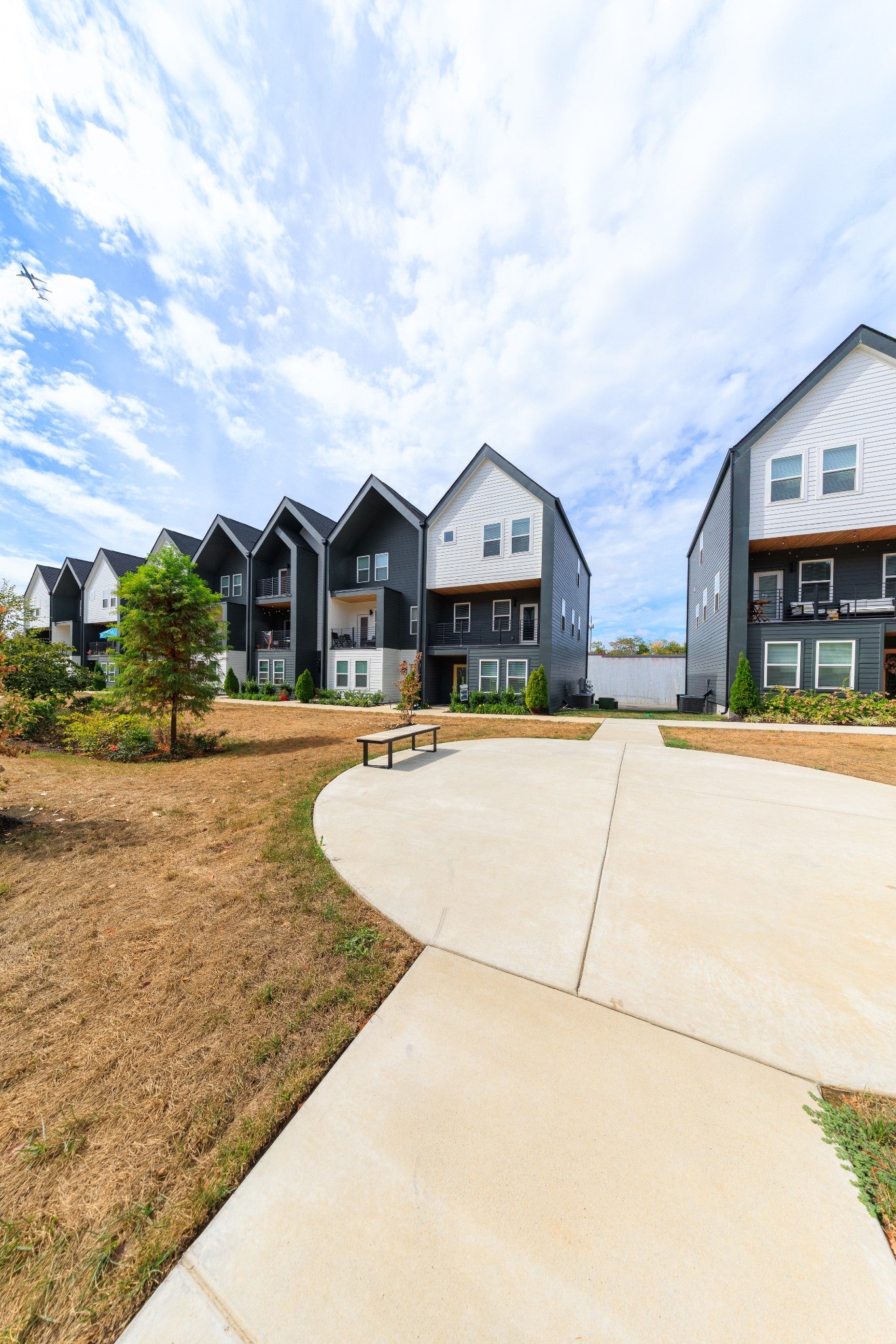 3.0-bed rental at 550 Markham St 31