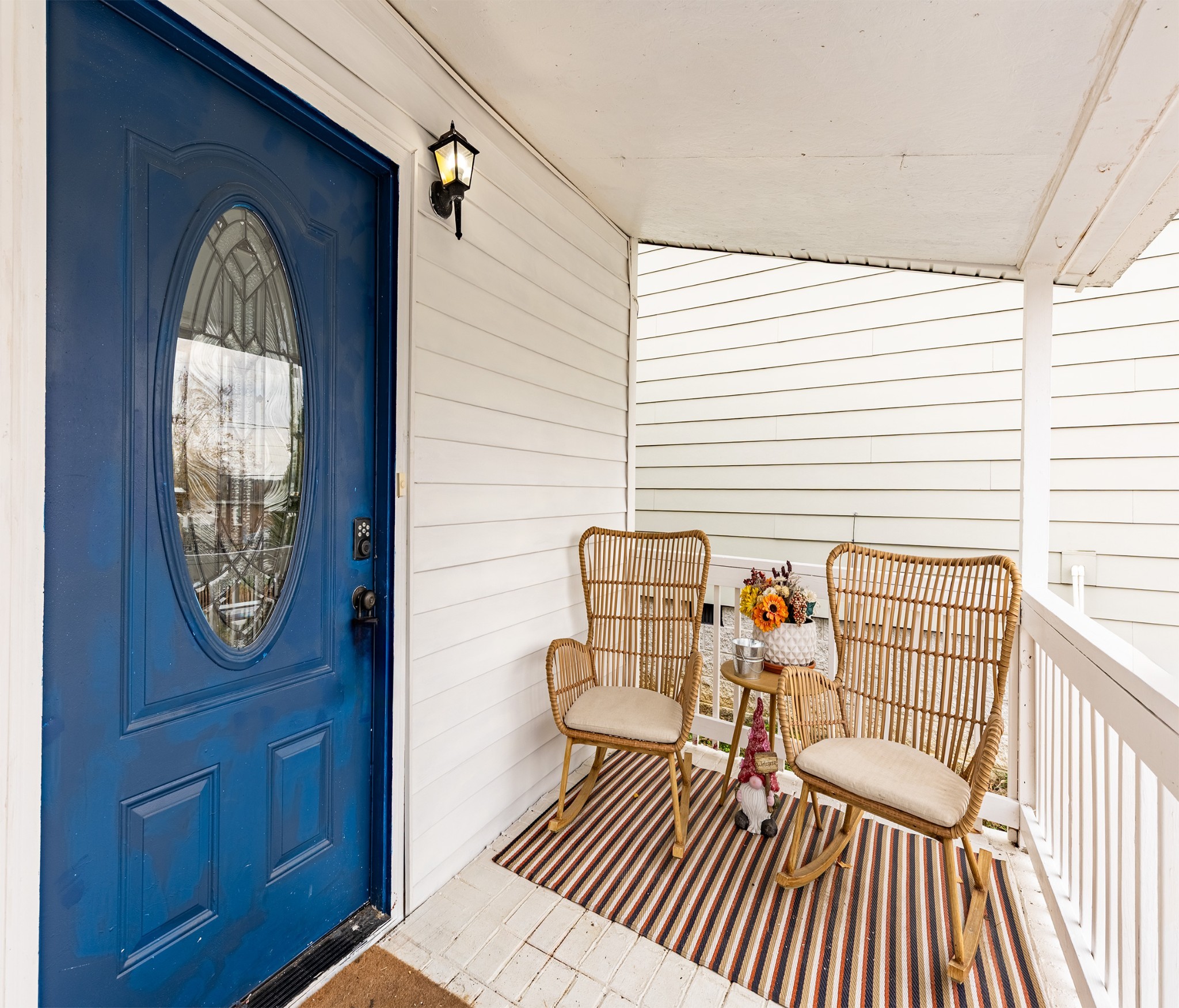 306B Queen Ave