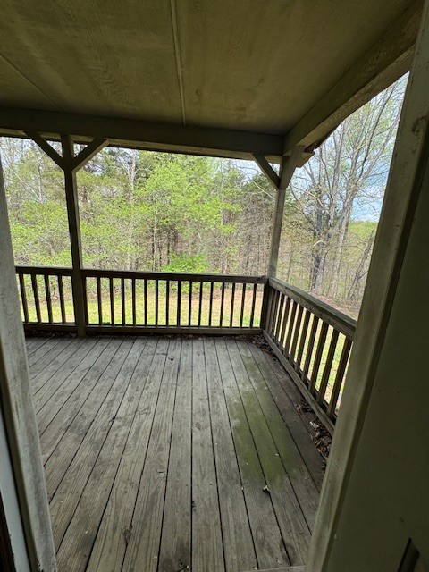 211 Dales Ln