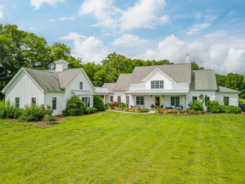 1208 Mooresville Pike Columbia TN 38401