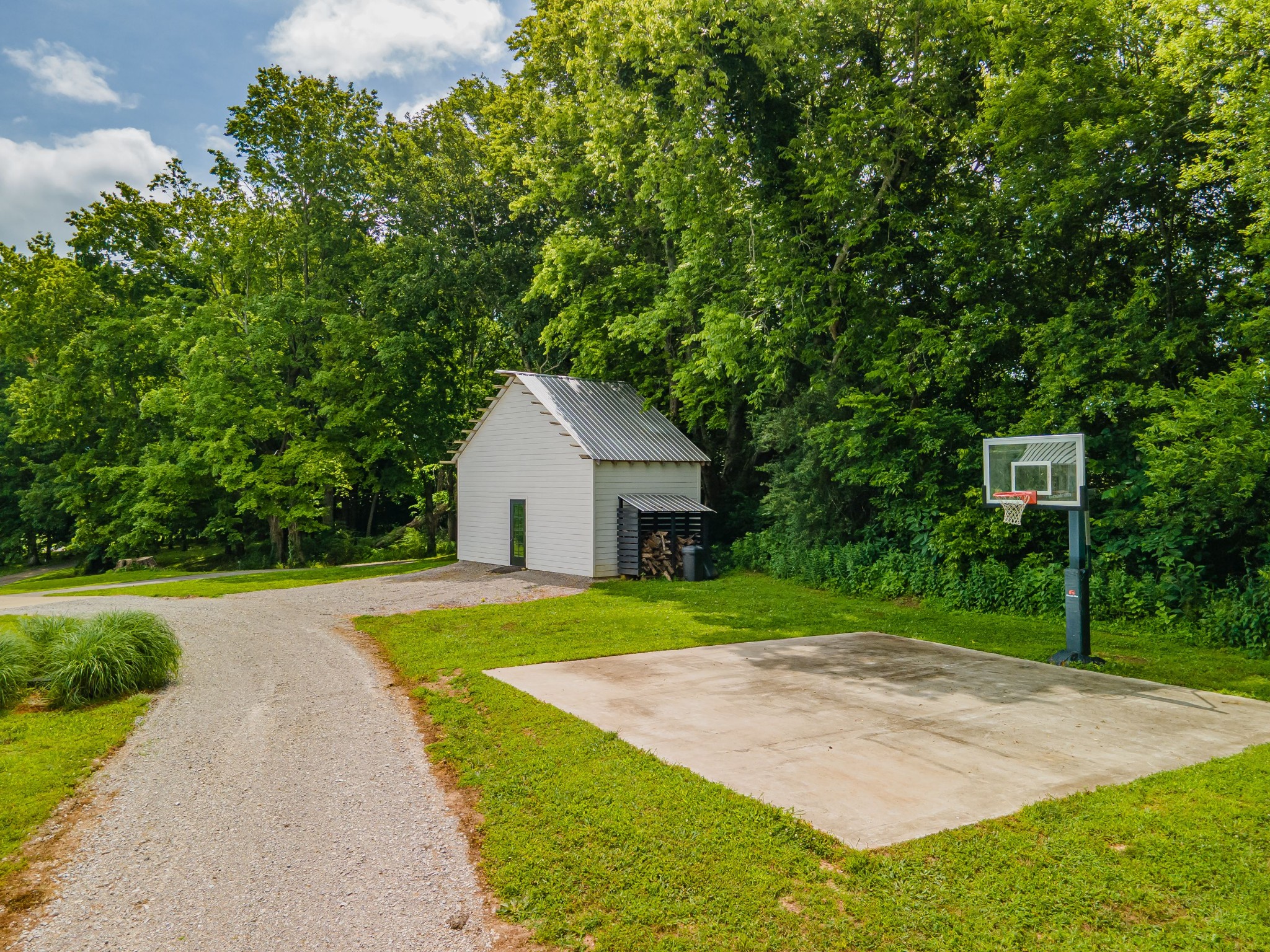 1208 Mooresville Pike