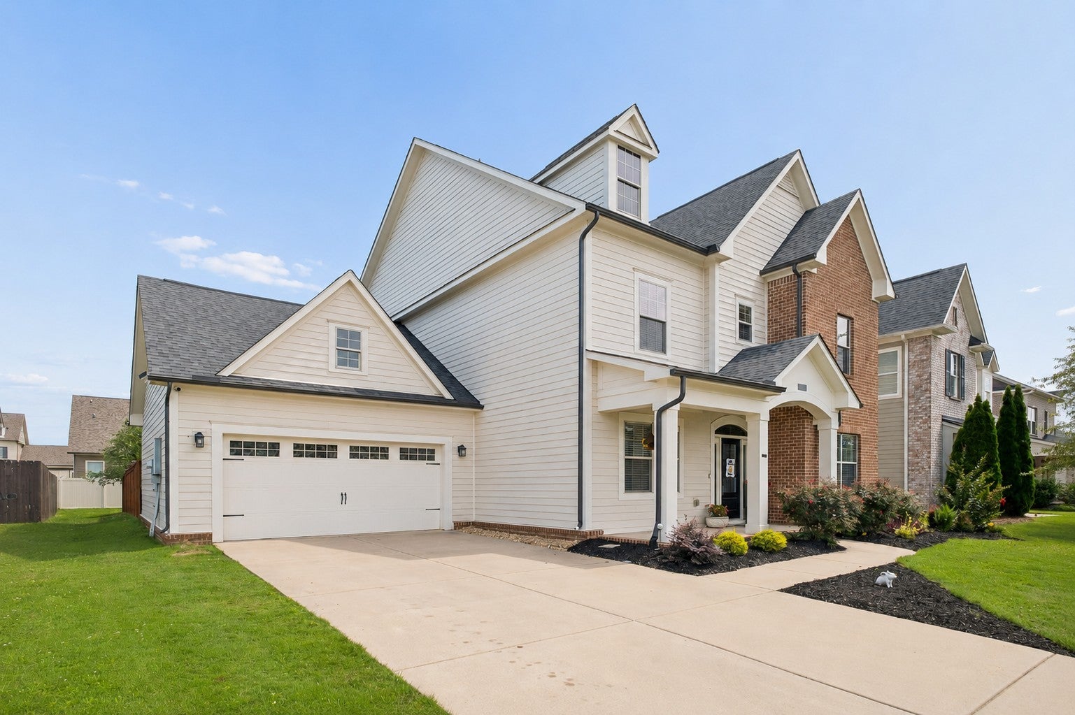 807 Sapphire Dr