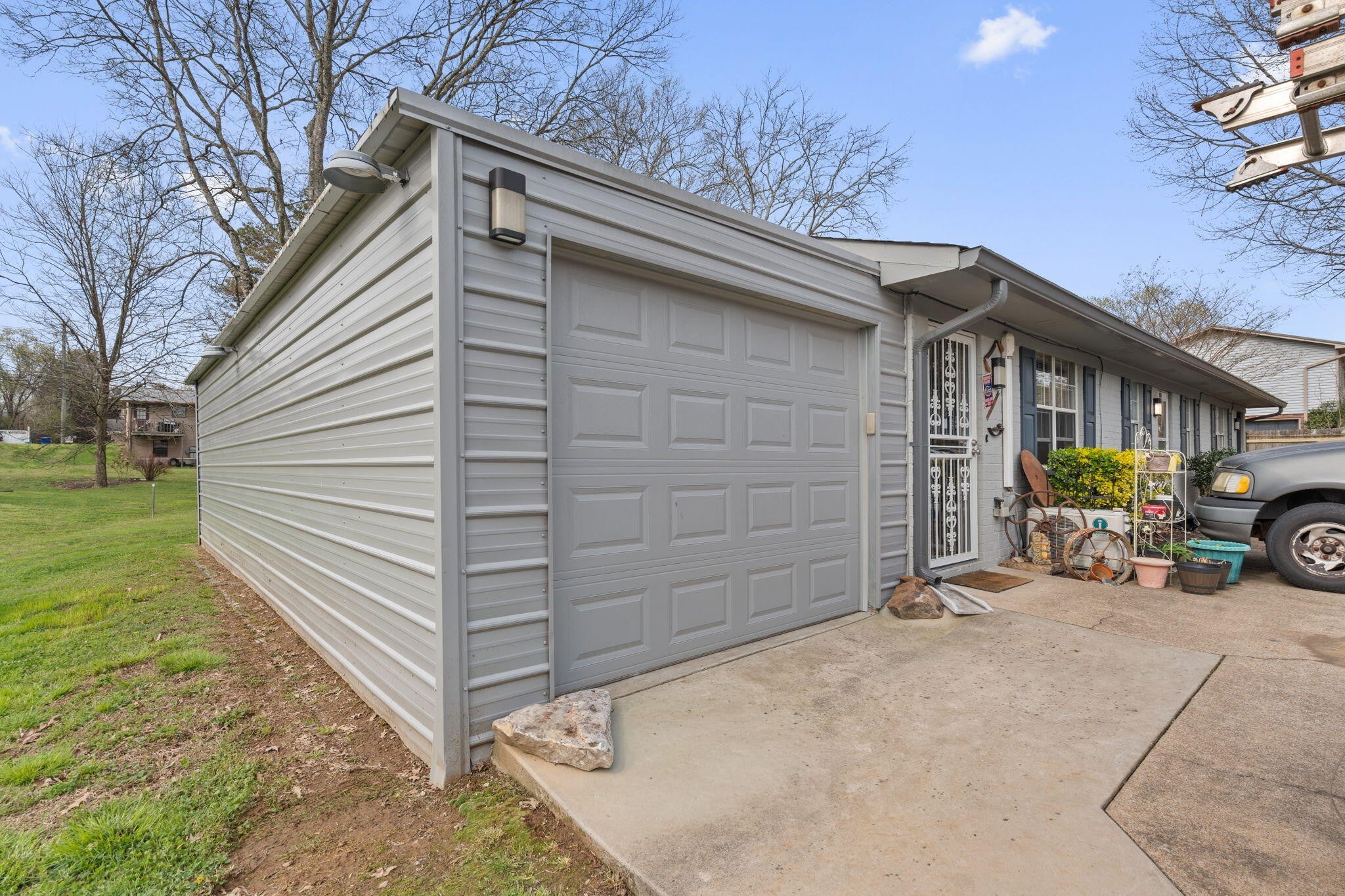 2609 Campbell Bridge Road NW