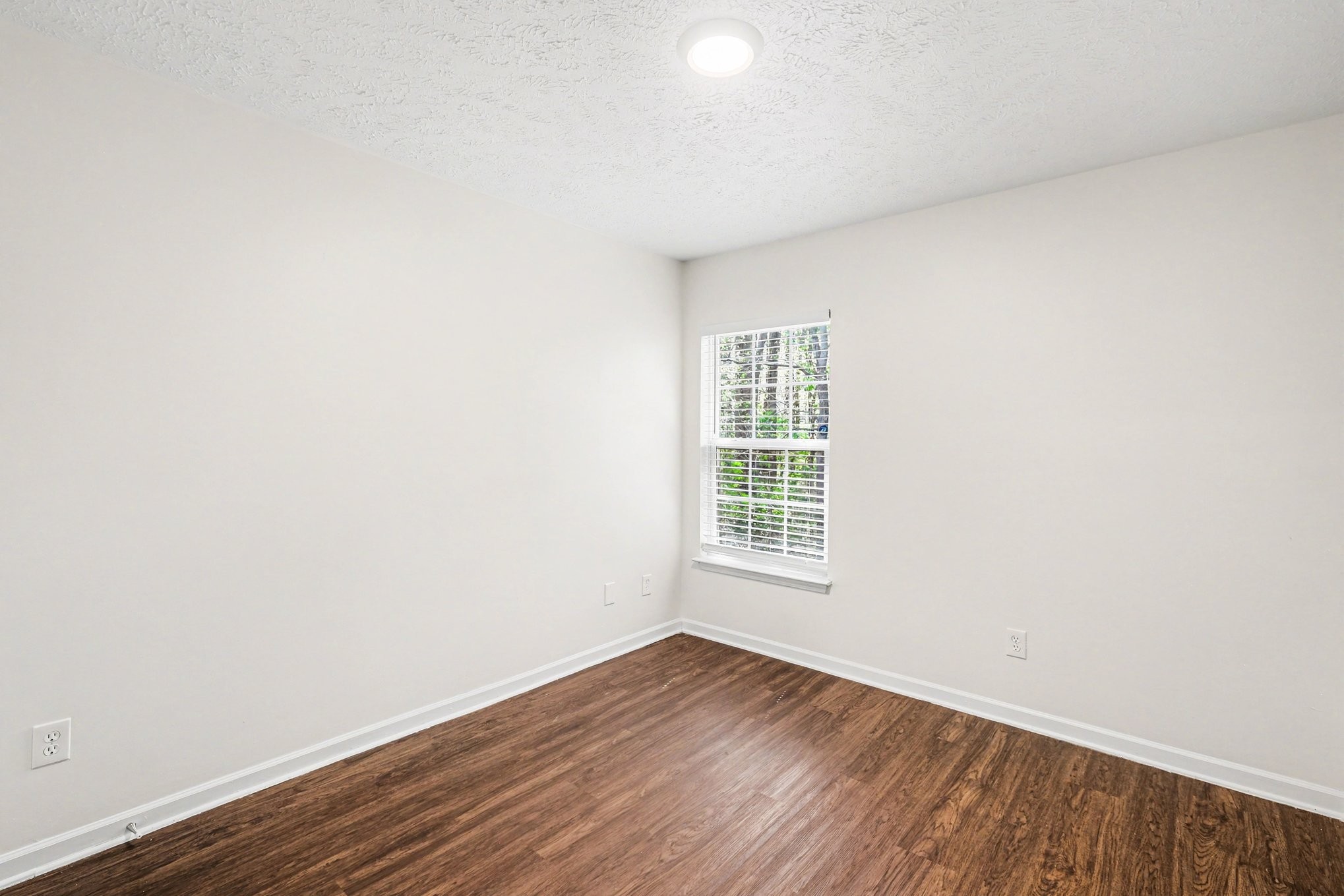 1375 E Nir Shreibman Blvd