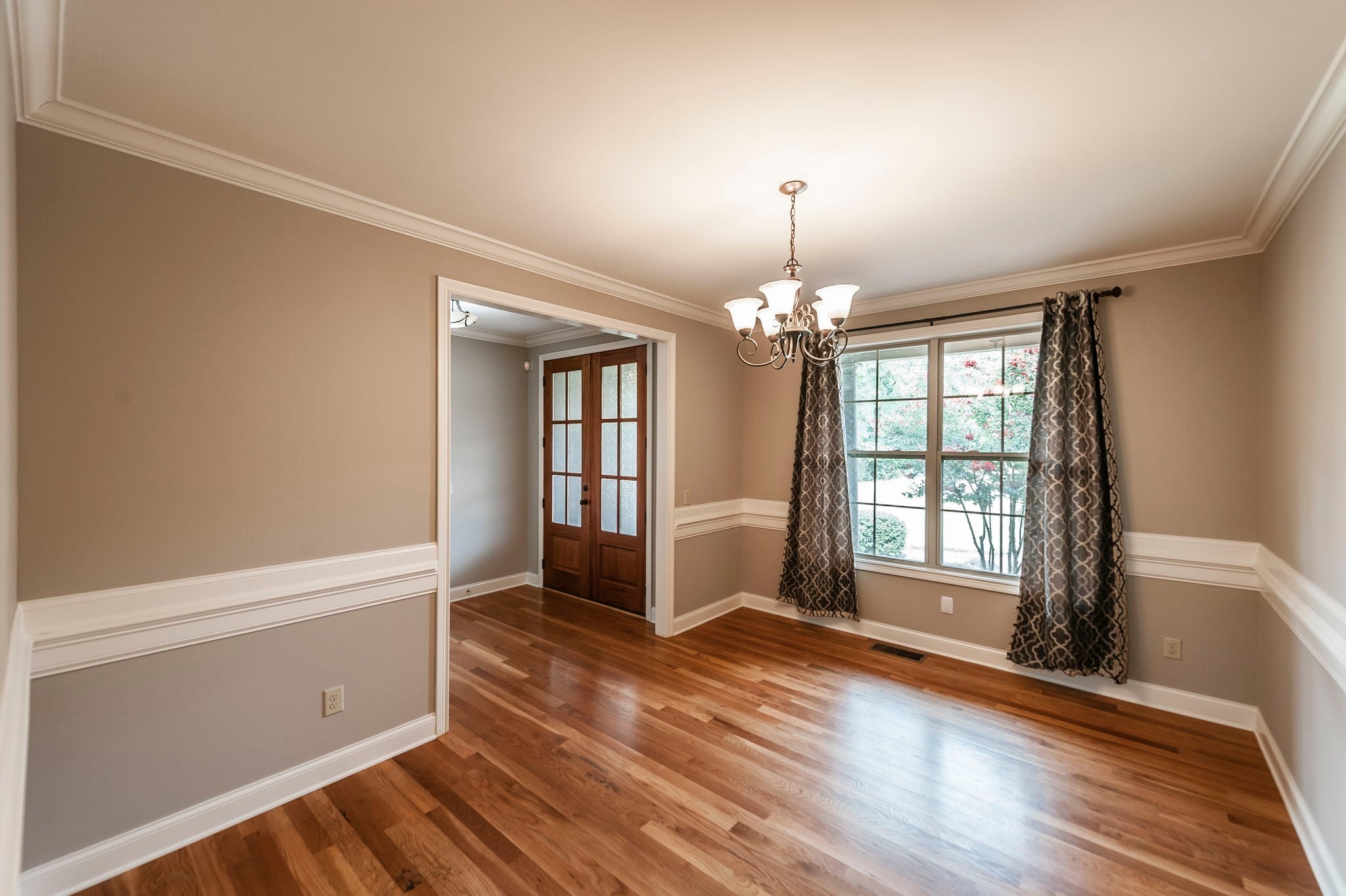 816 Lynn Dr
