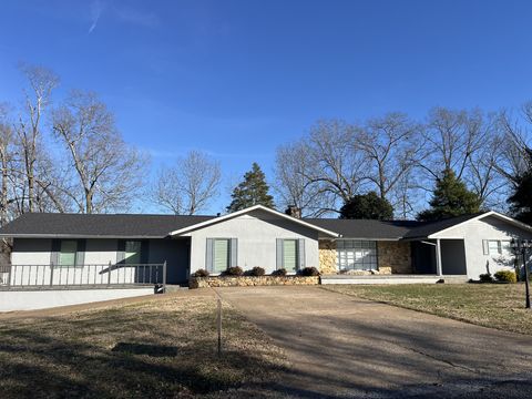 499 Pettus St Lawrenceburg TN 38464