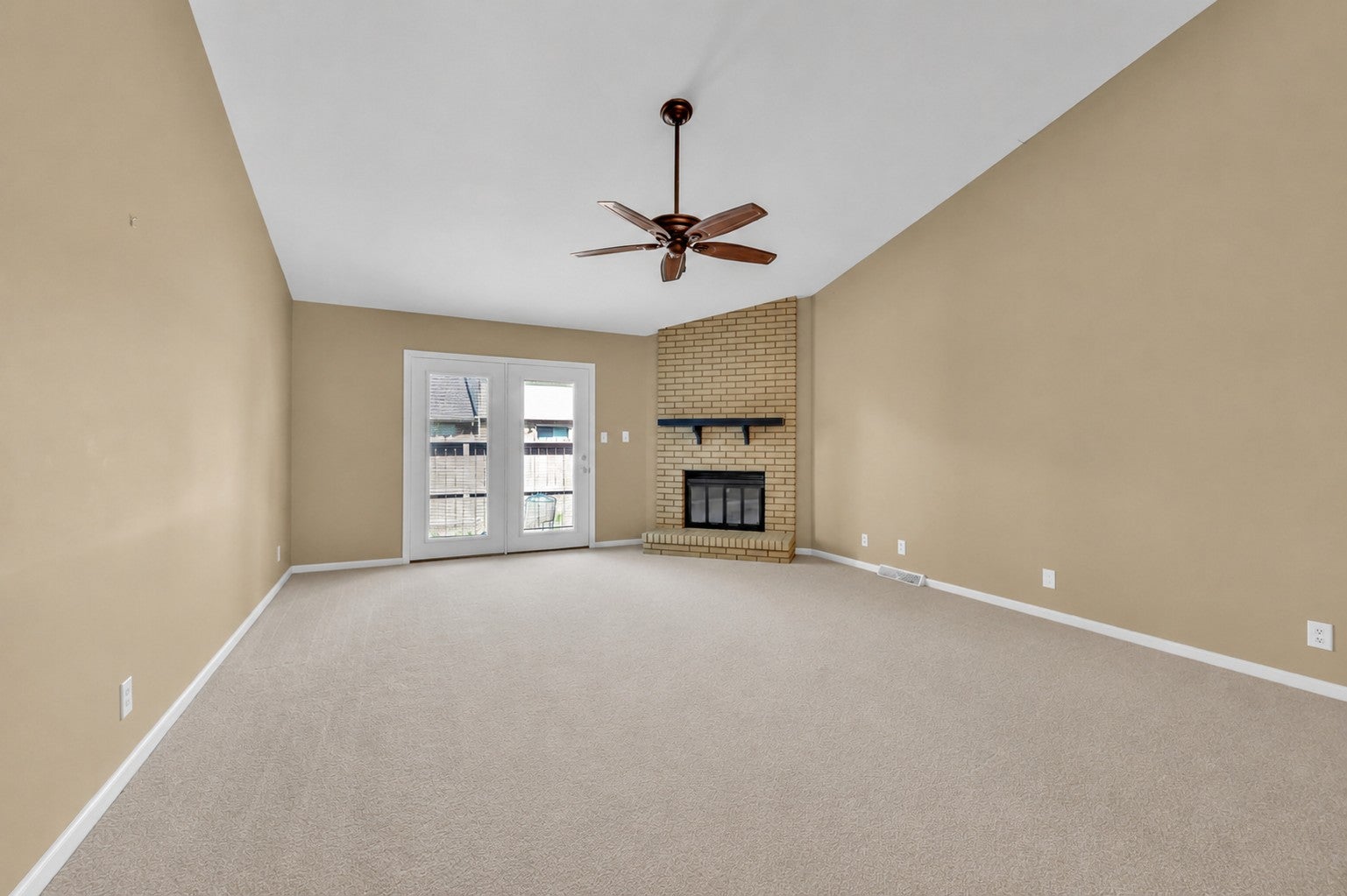 318 Kingswood Ct