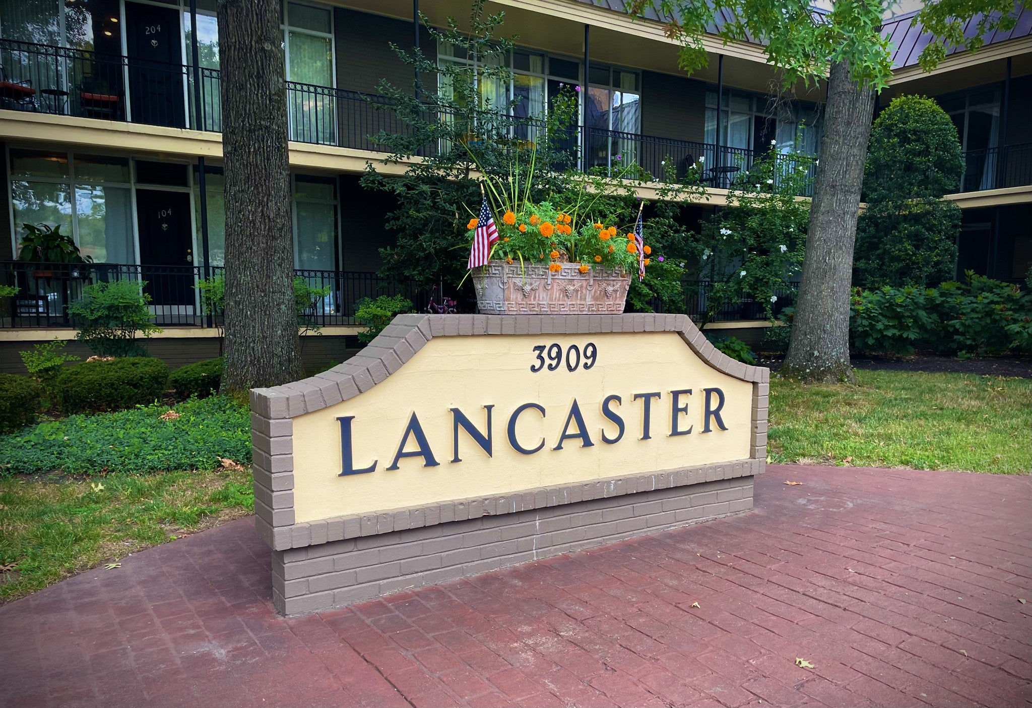 2.0-bed rental at 3909 Whitland Ave 108