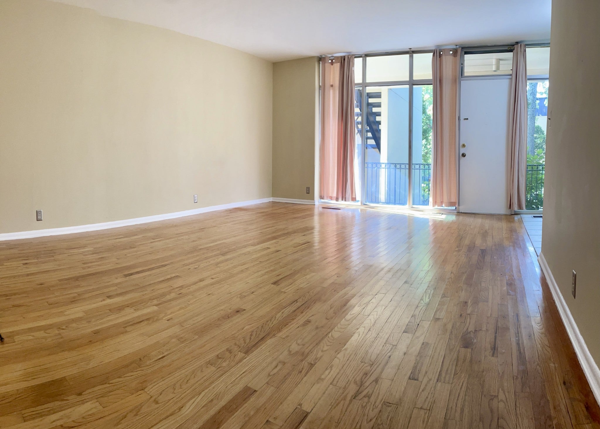 3909 Whitland Ave 108
