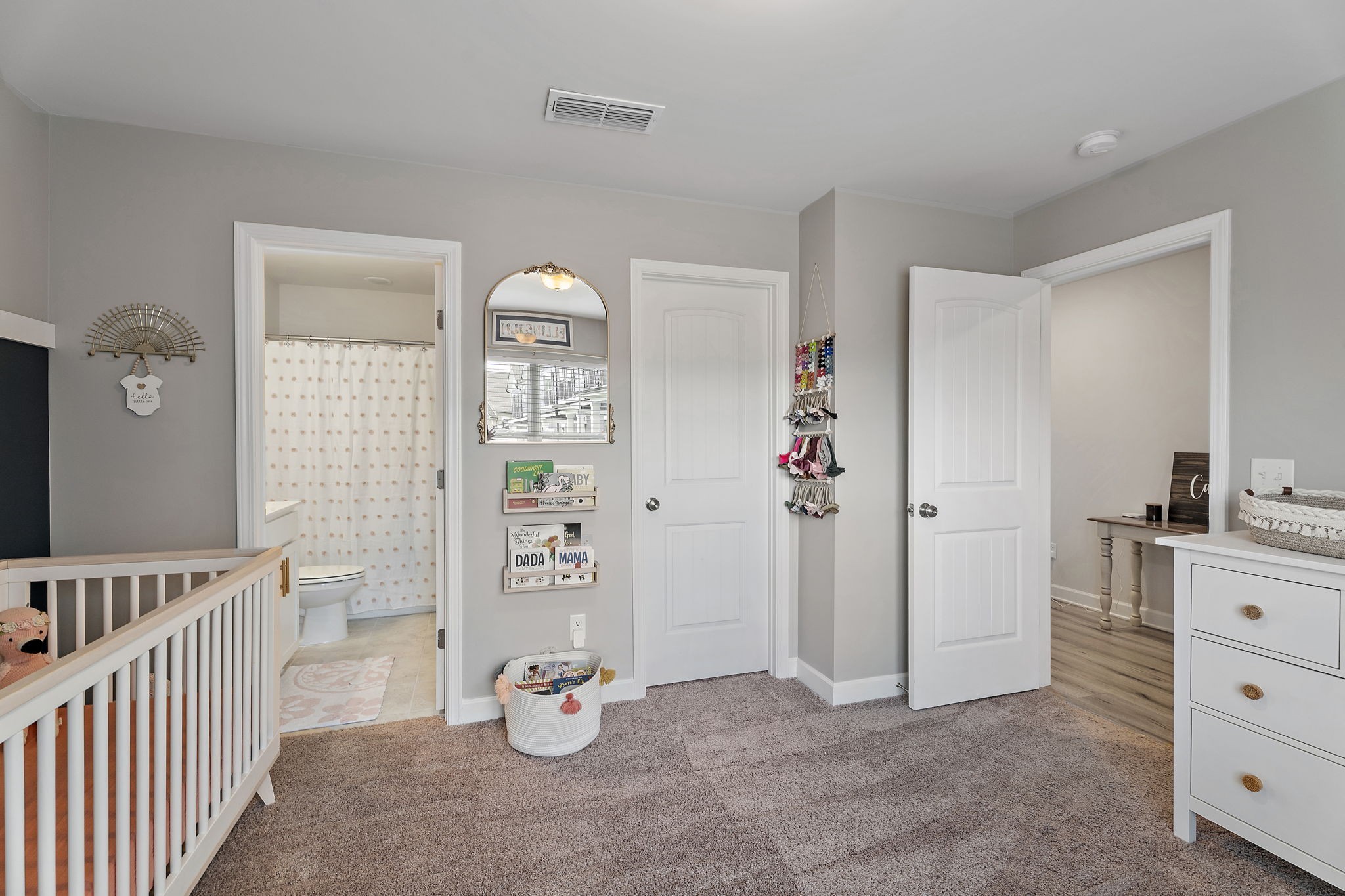805 Coronation Dr
