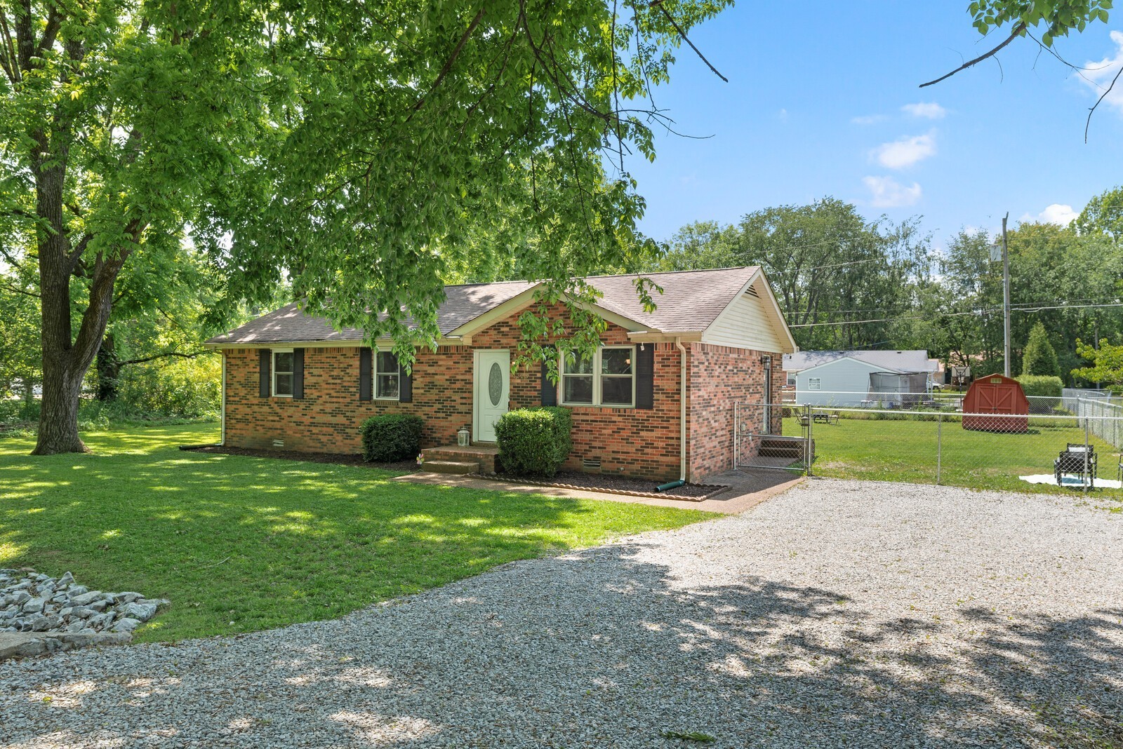 1223 Main St