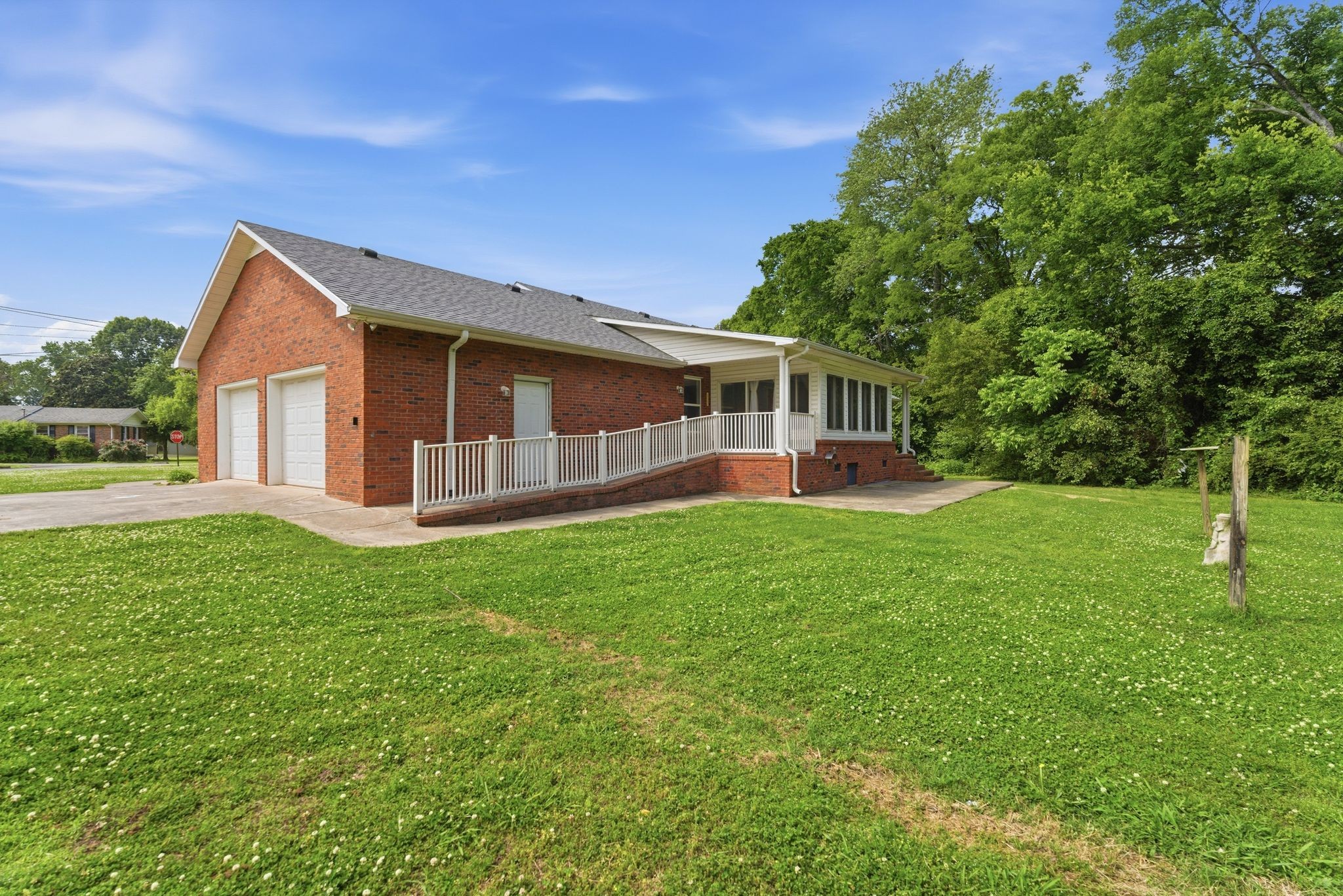 404 Heikens Dr