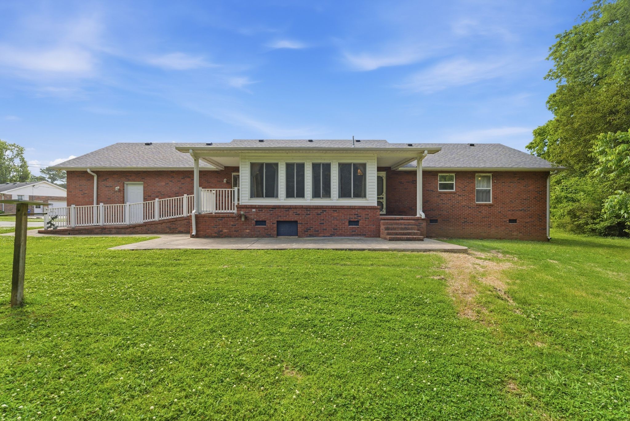 404 Heikens Dr
