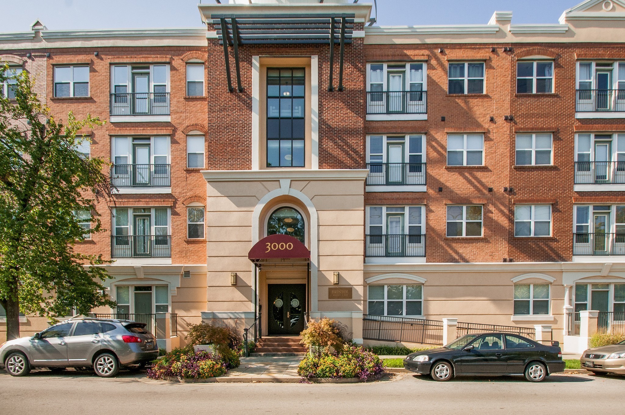 3000 Vanderbilt Pl 213
