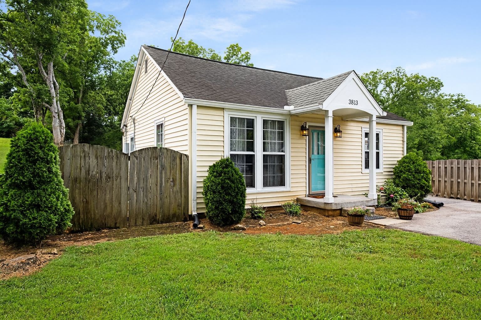 3813 Murphy Rd