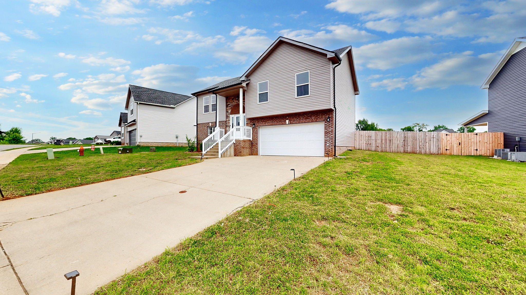 1049 Charles Thomas Dr