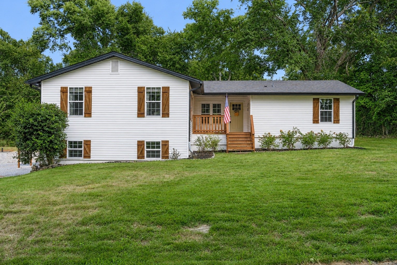 4-bed listing at 2707 Jones Ave, Nashville