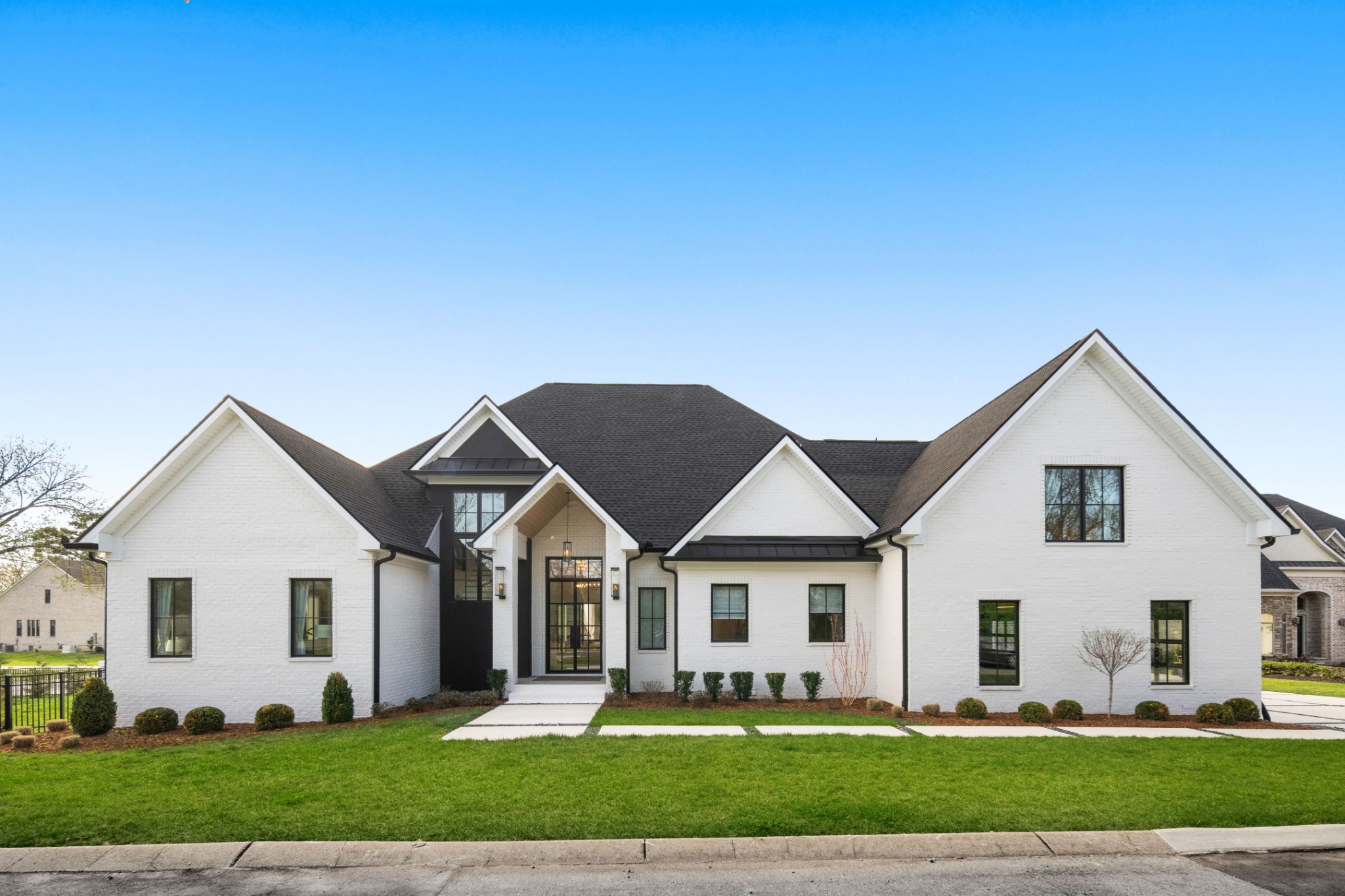 3037 Lakeshore Dr