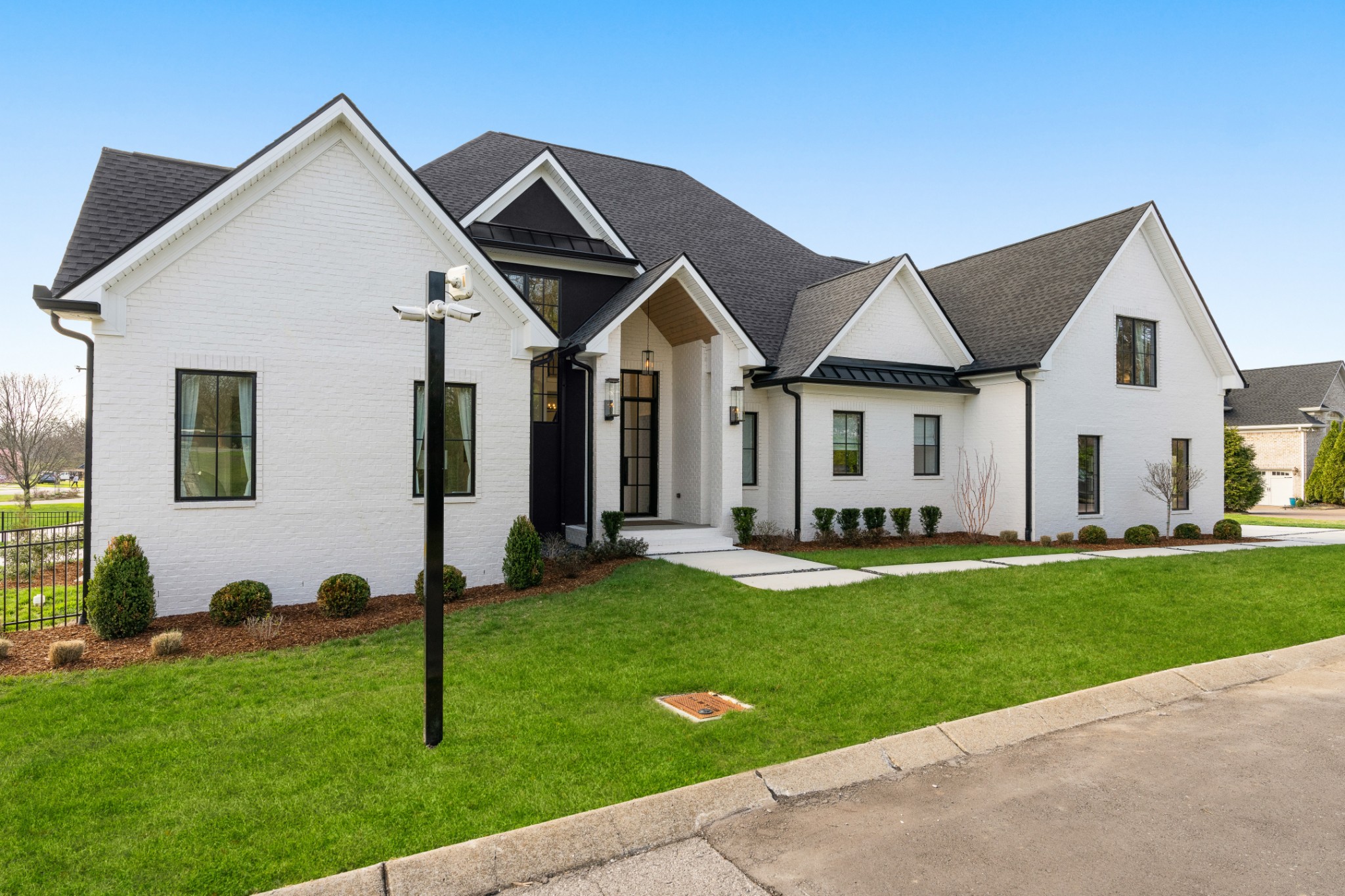 3037 Lakeshore Dr