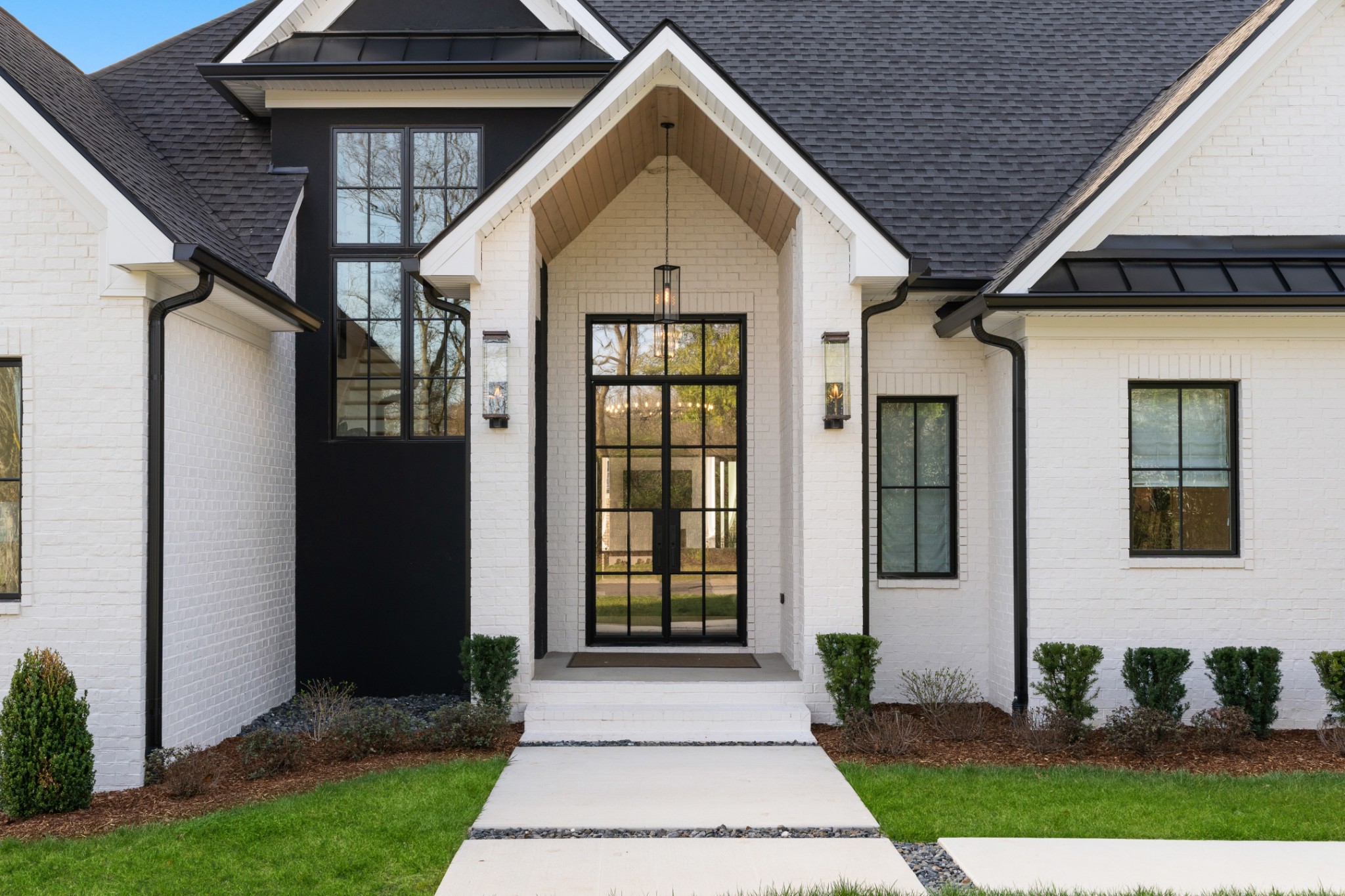 3037 Lakeshore Dr