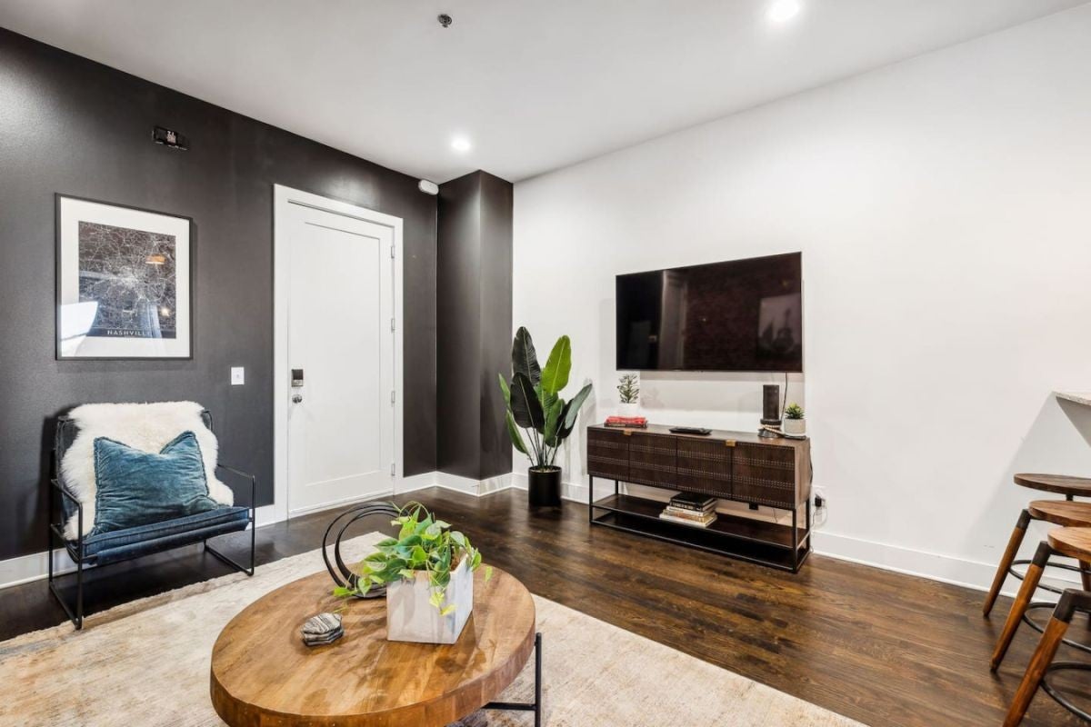 210 30th Ave N 306