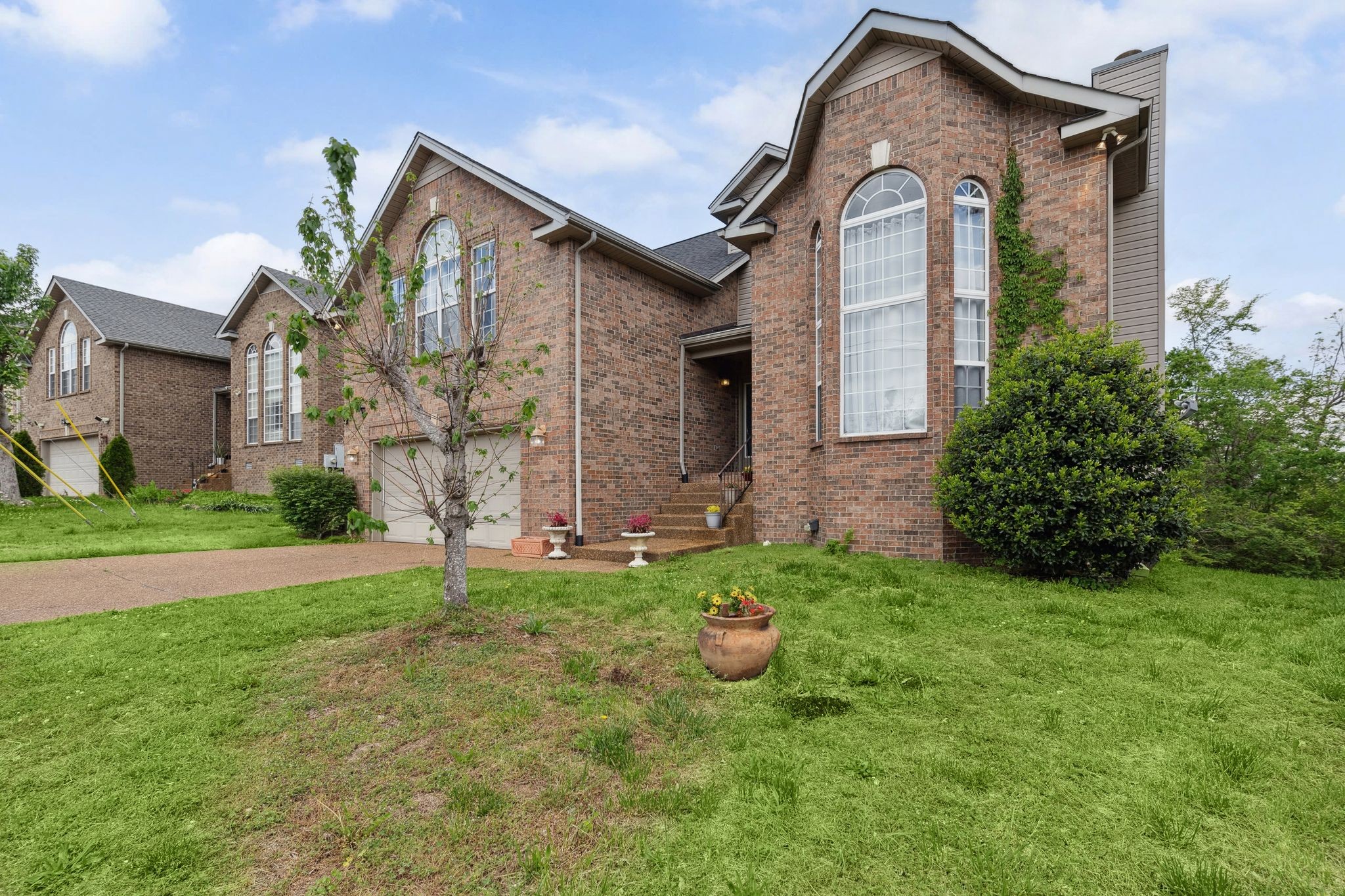 5512 Oak Chase Dr