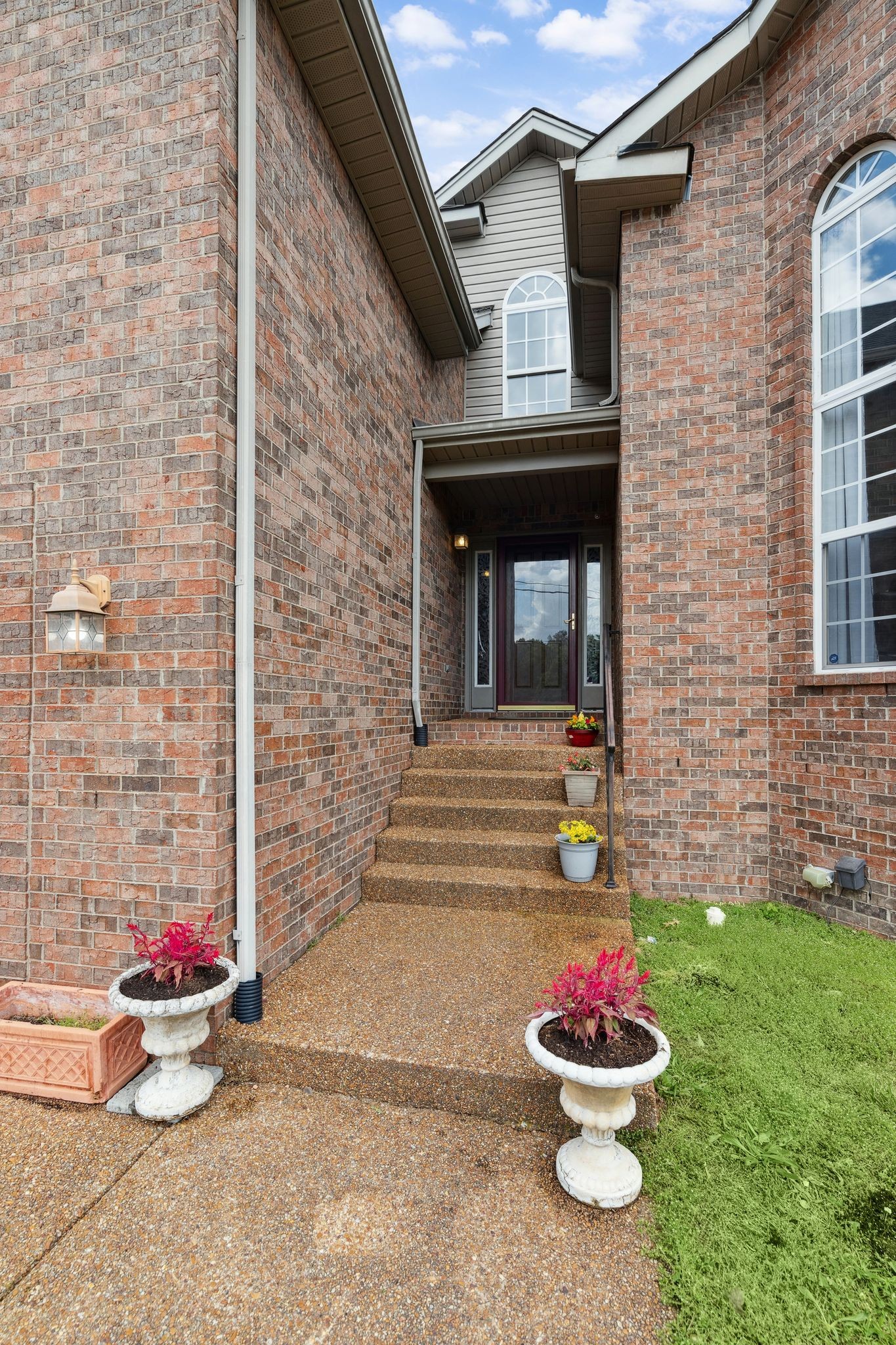 5512 Oak Chase Dr