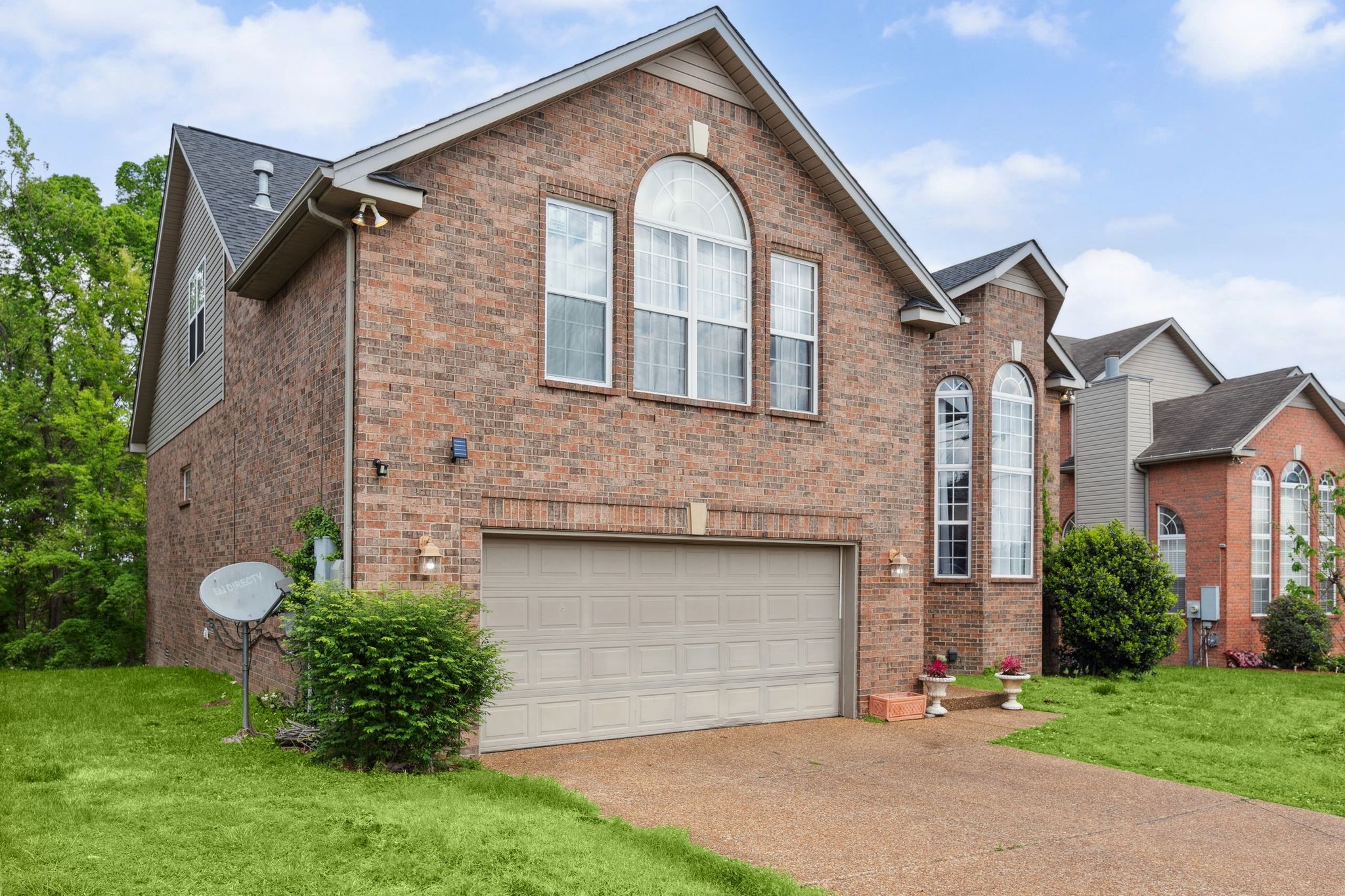 5512 Oak Chase Dr