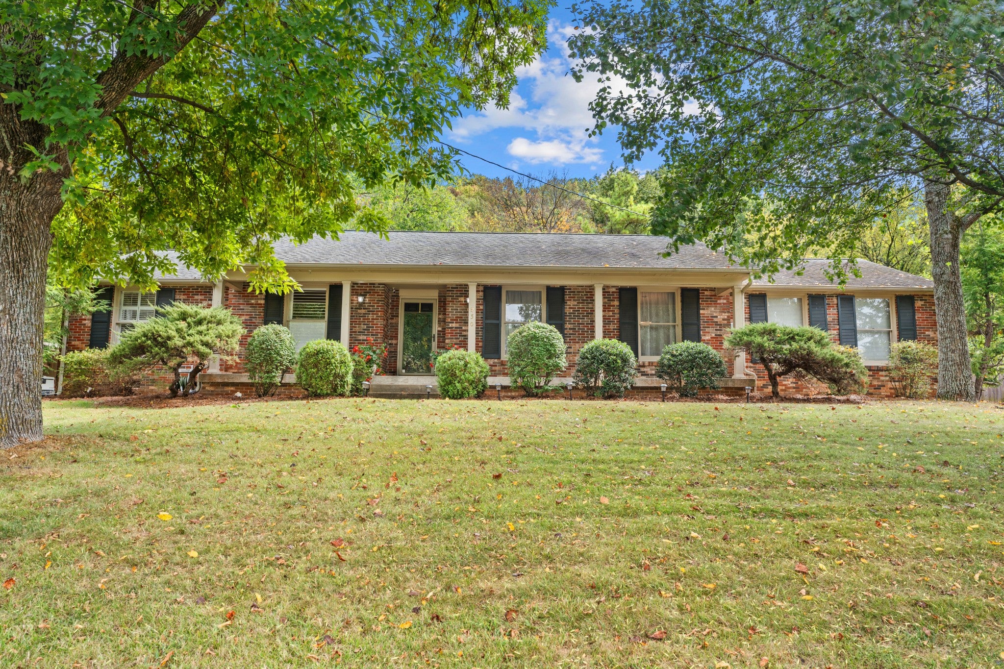 4-bed listing at 930 Percy Warner Blvd, Nashville