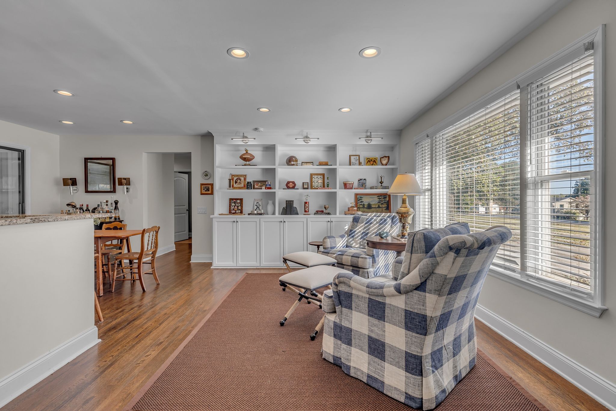 526 Inwood Dr