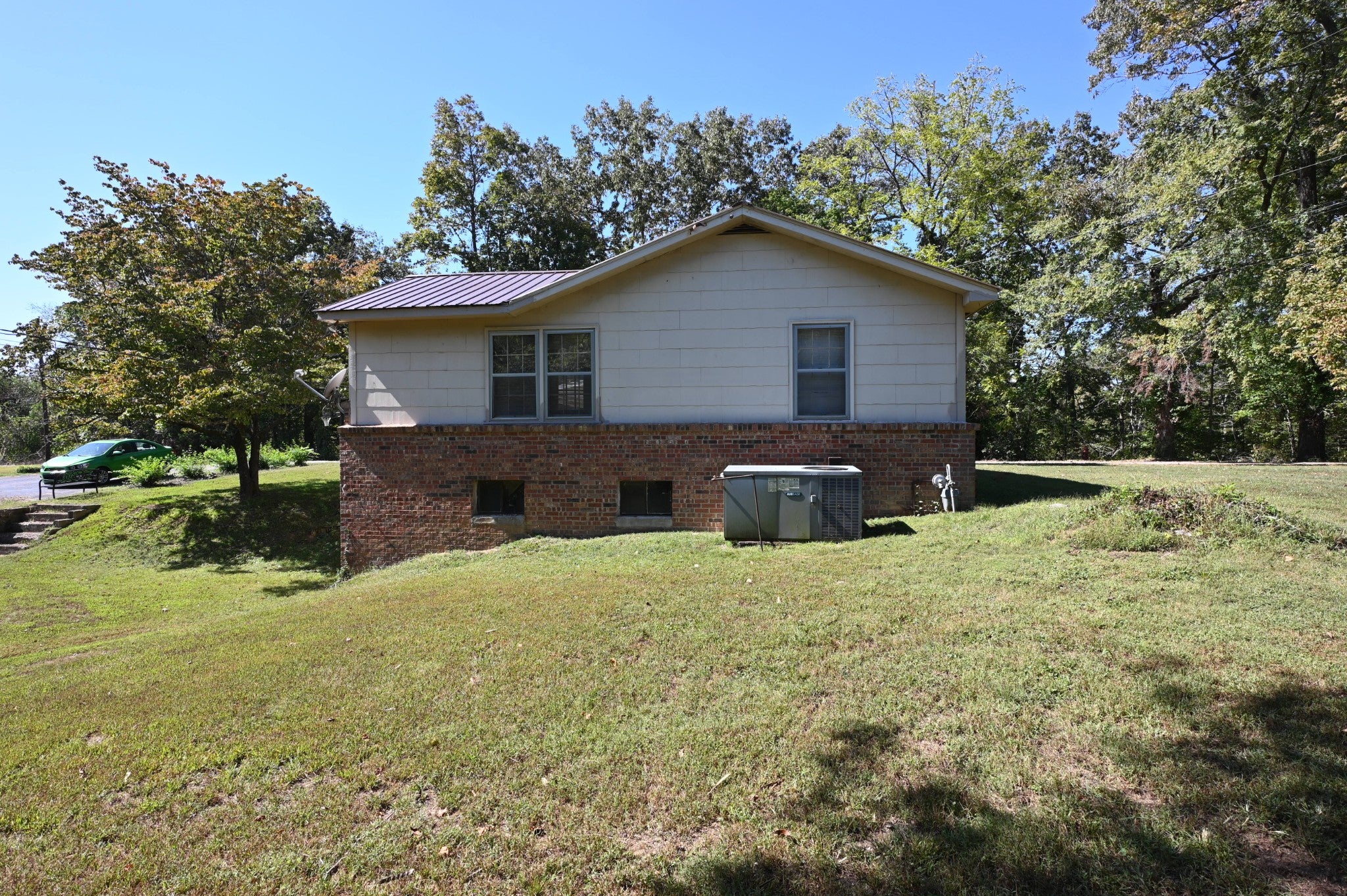 320 Breeding Ln