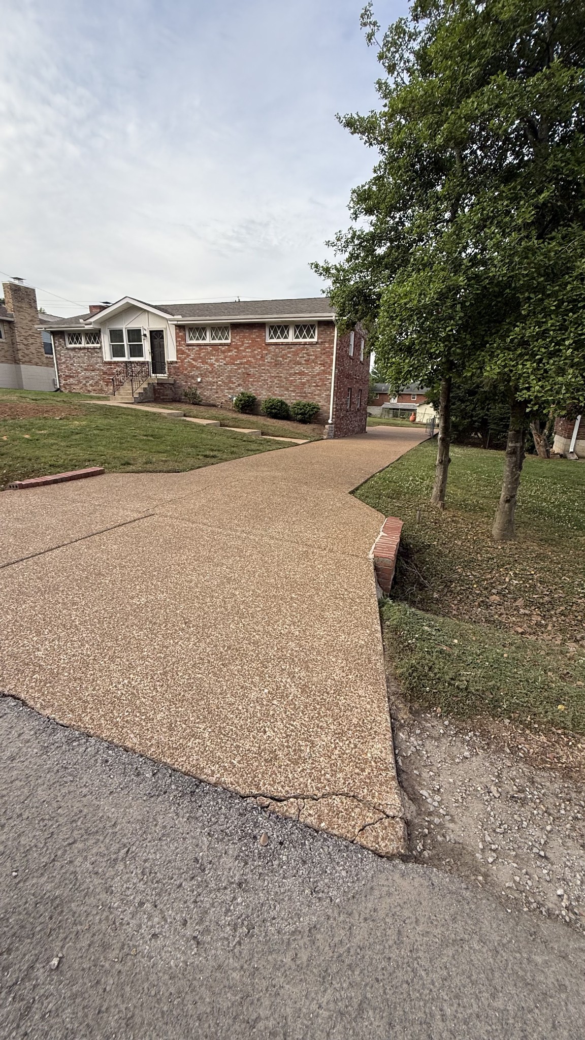 633 Galaxie Dr