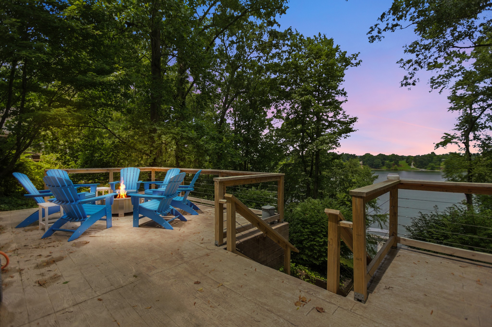 208 Loop Dr