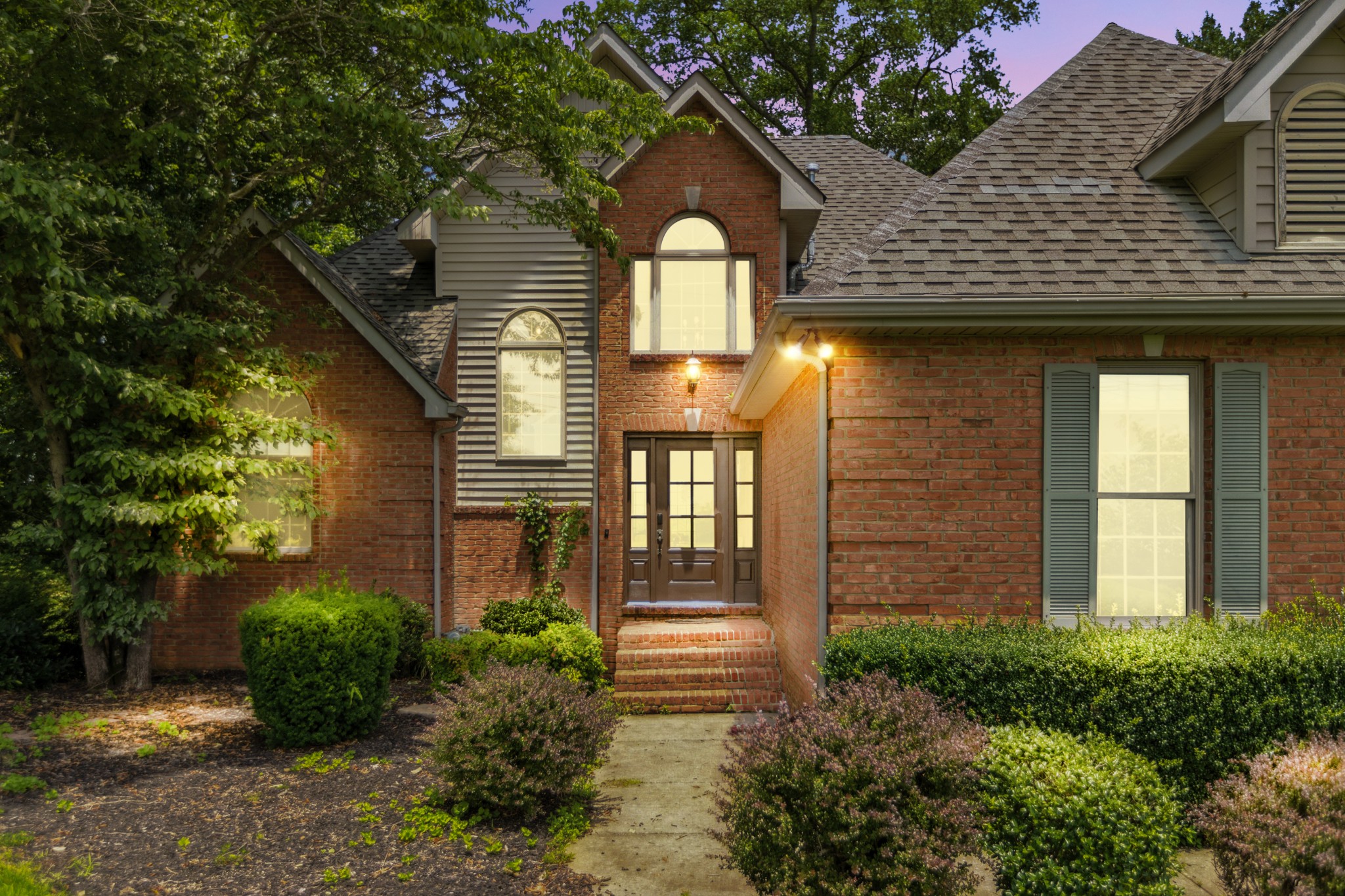 208 Loop Dr