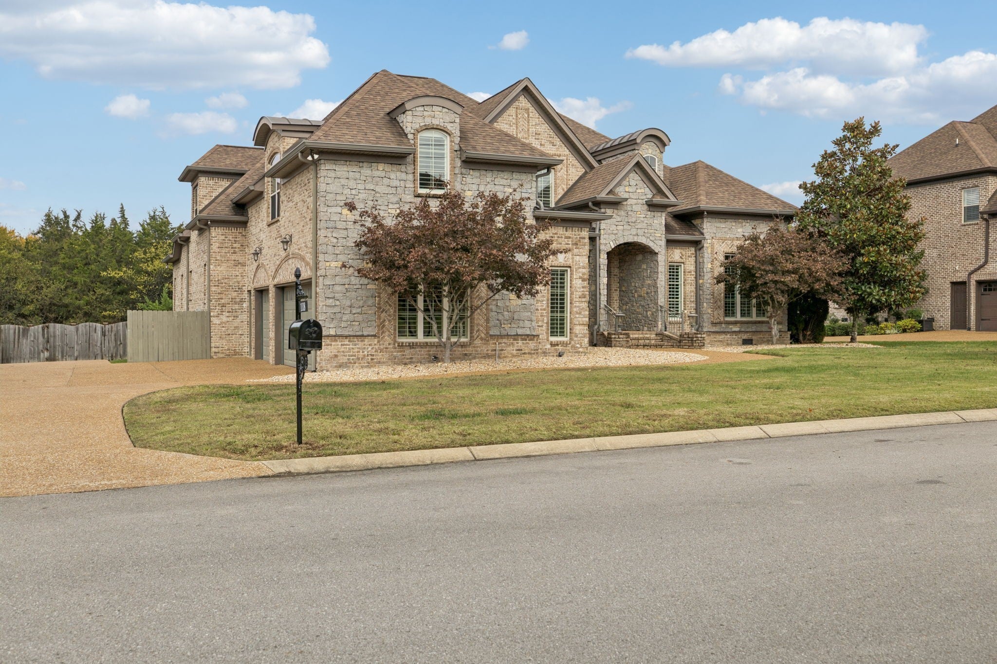 1118 Garrett Way