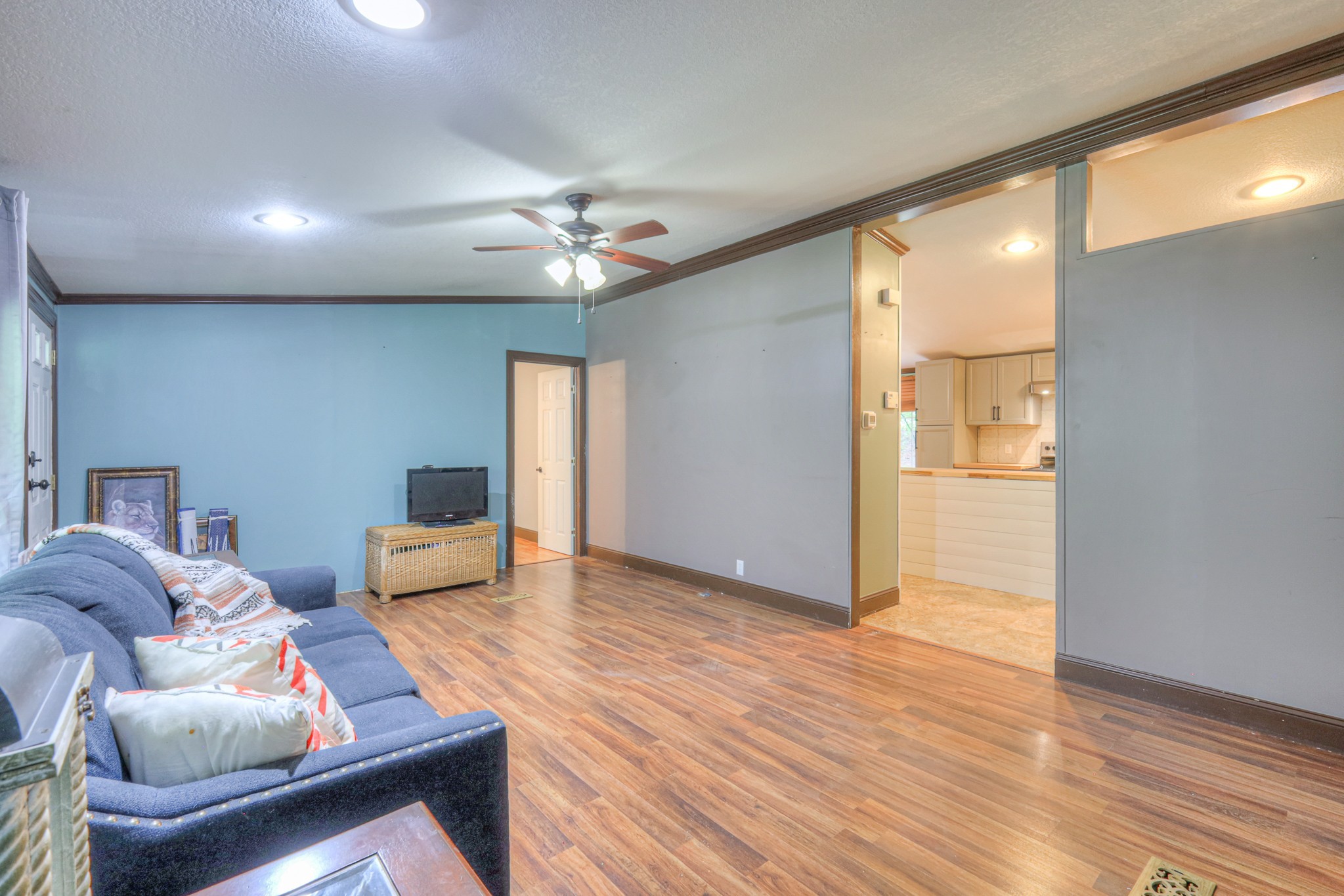 10515 Twin Springs Ln