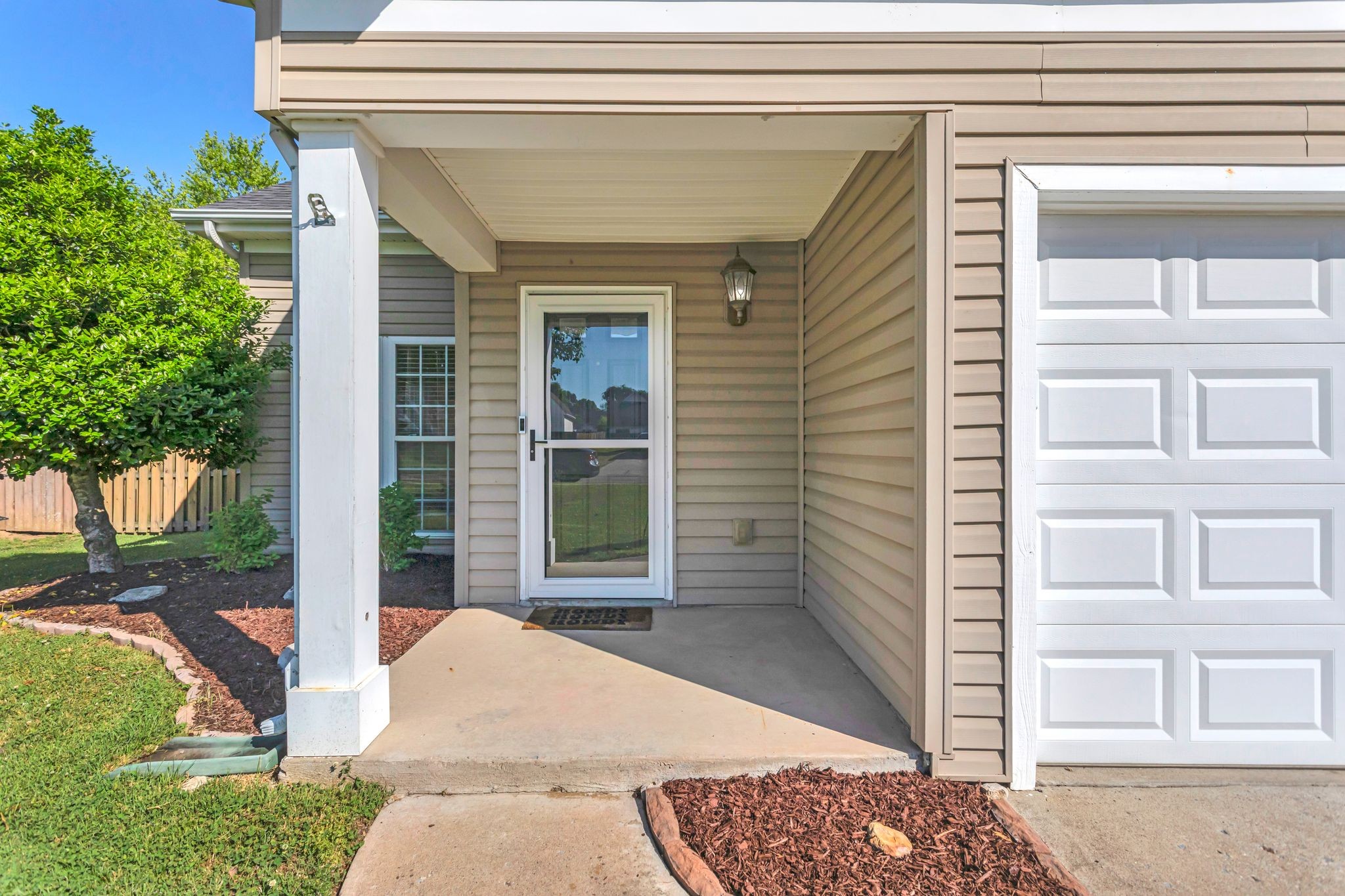 425 Creekside Ln