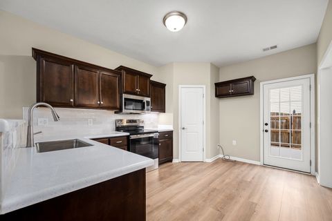 2346 New Holland Cir Murfreesboro TN 37128