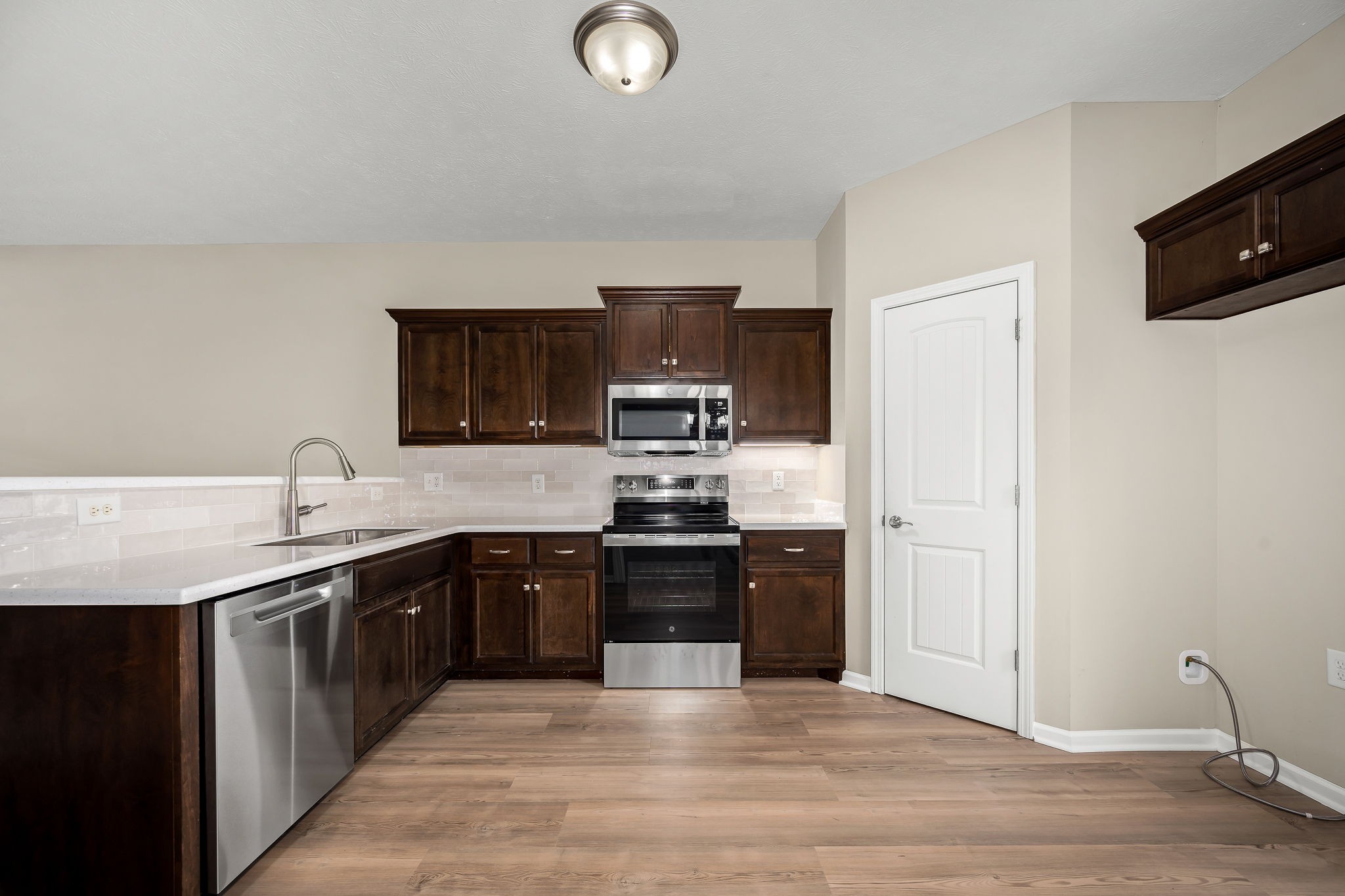 2346 New Holland Cir