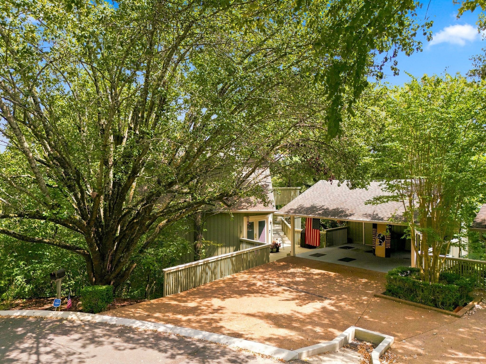 3-bed listing at 117 Harpeth Trace Ct, Nashville
