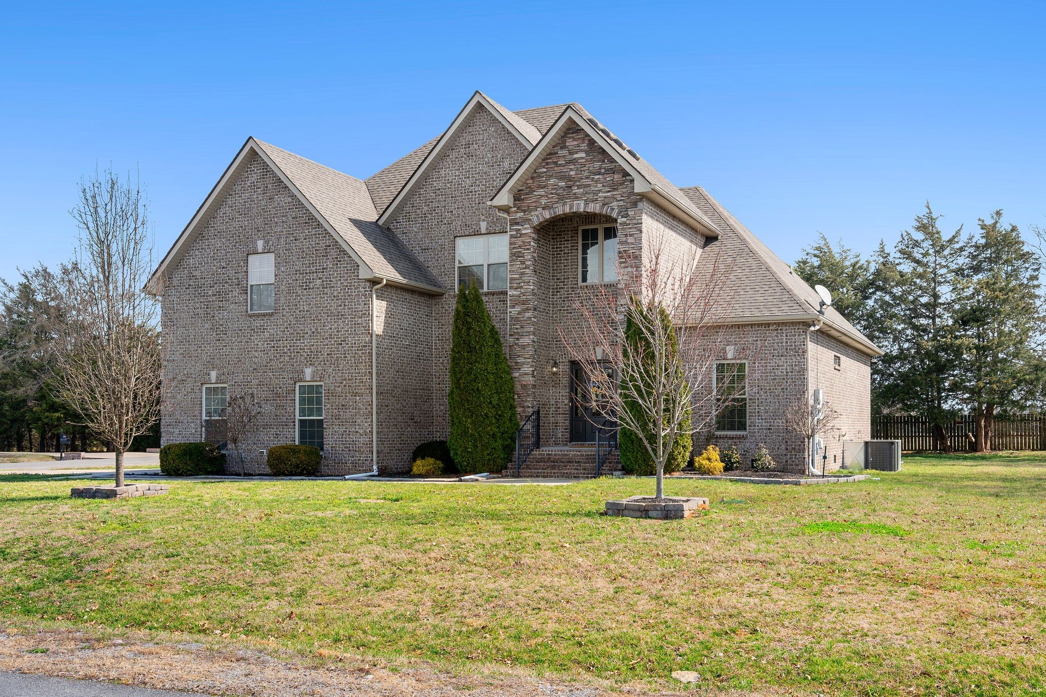 4424 Thoroughbred Ln