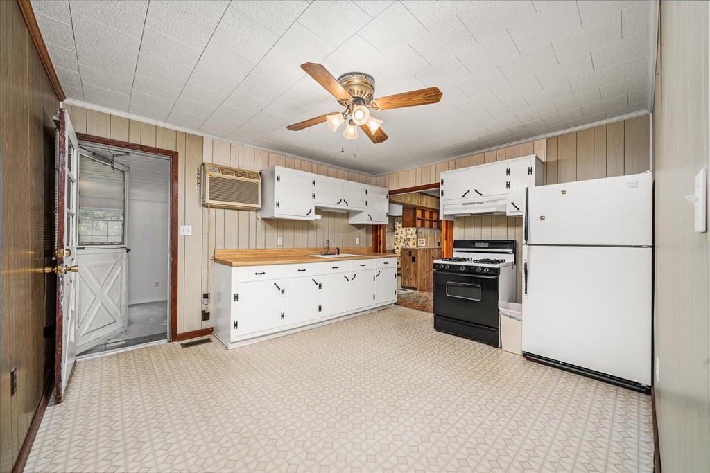 671 Lemont and Yates Mountain Rd