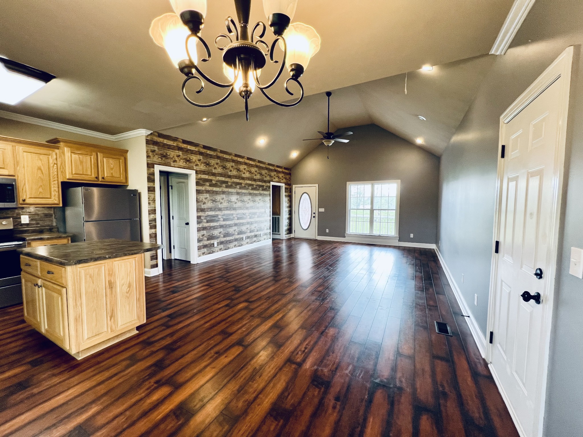 6 Remington Dr