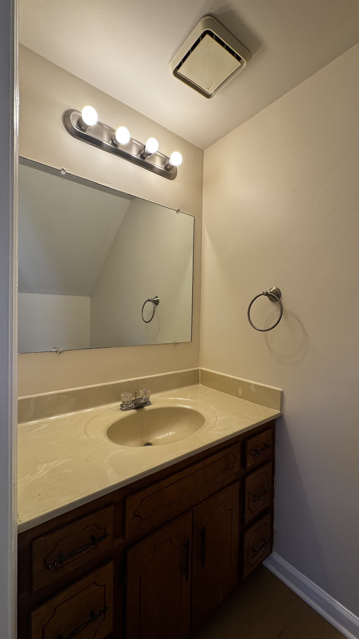 1808 Aster Ct