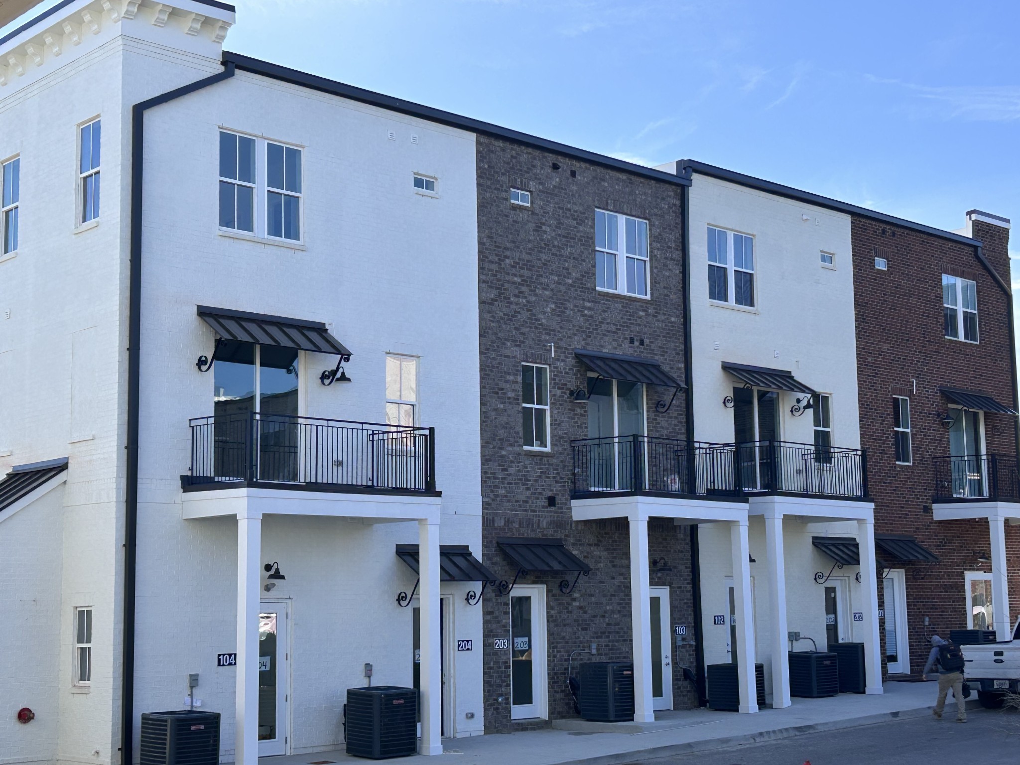 2101 Branford Pl 203