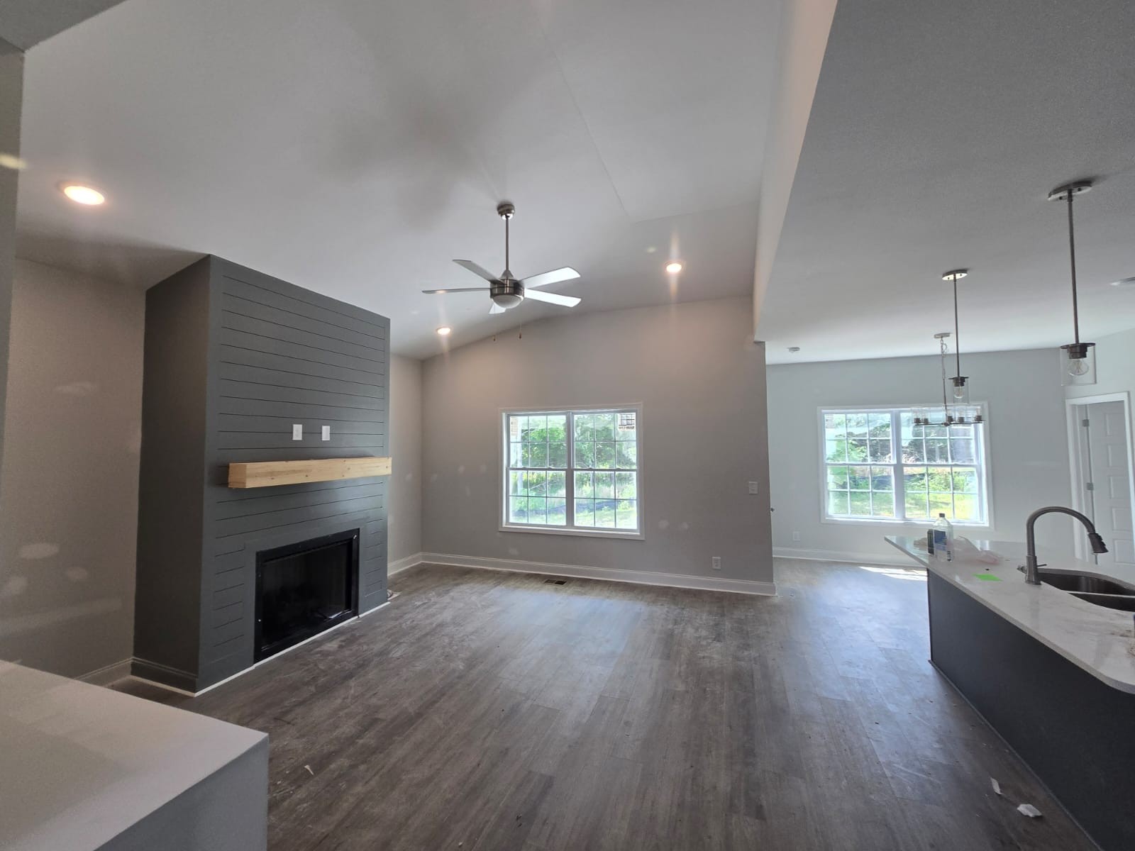 522 N Halifax Ct